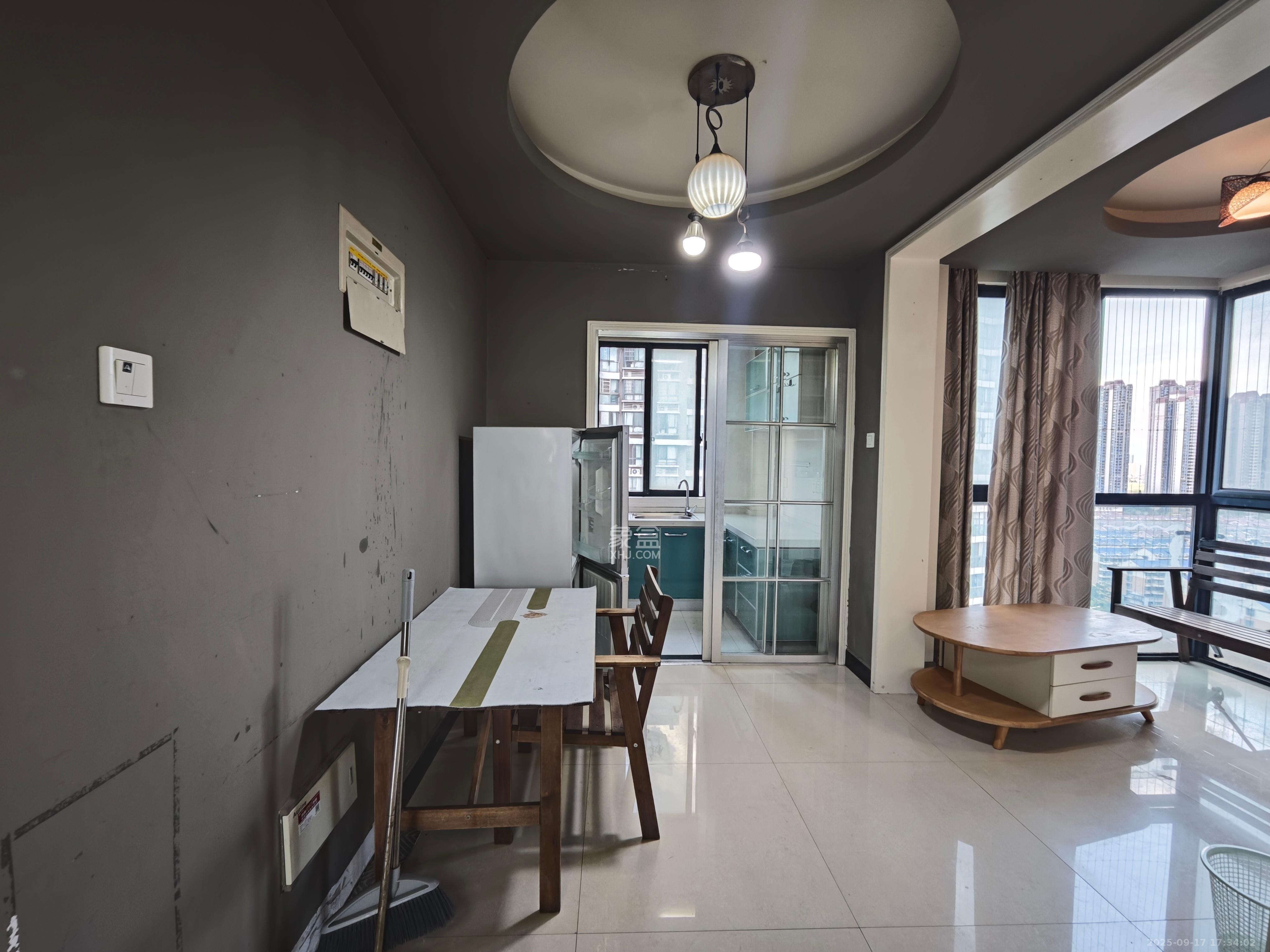 湘江世纪城悦江苑  1室2厅1卫    2500.0元/月室内图