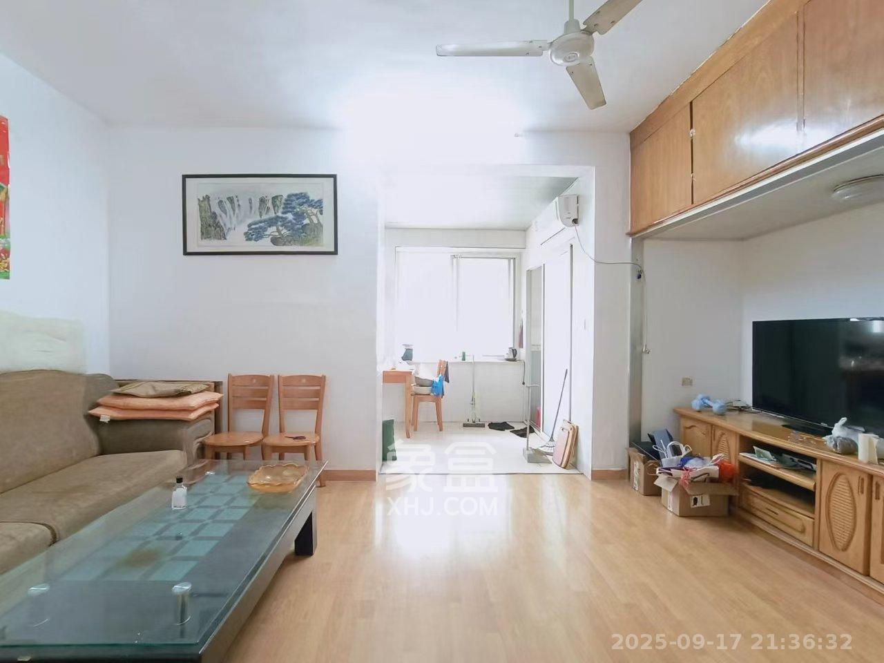 长勘小区 2室1厅1卫 2000.0元/月 长勘小区 2室1厅1卫 2000.0元/月室内图