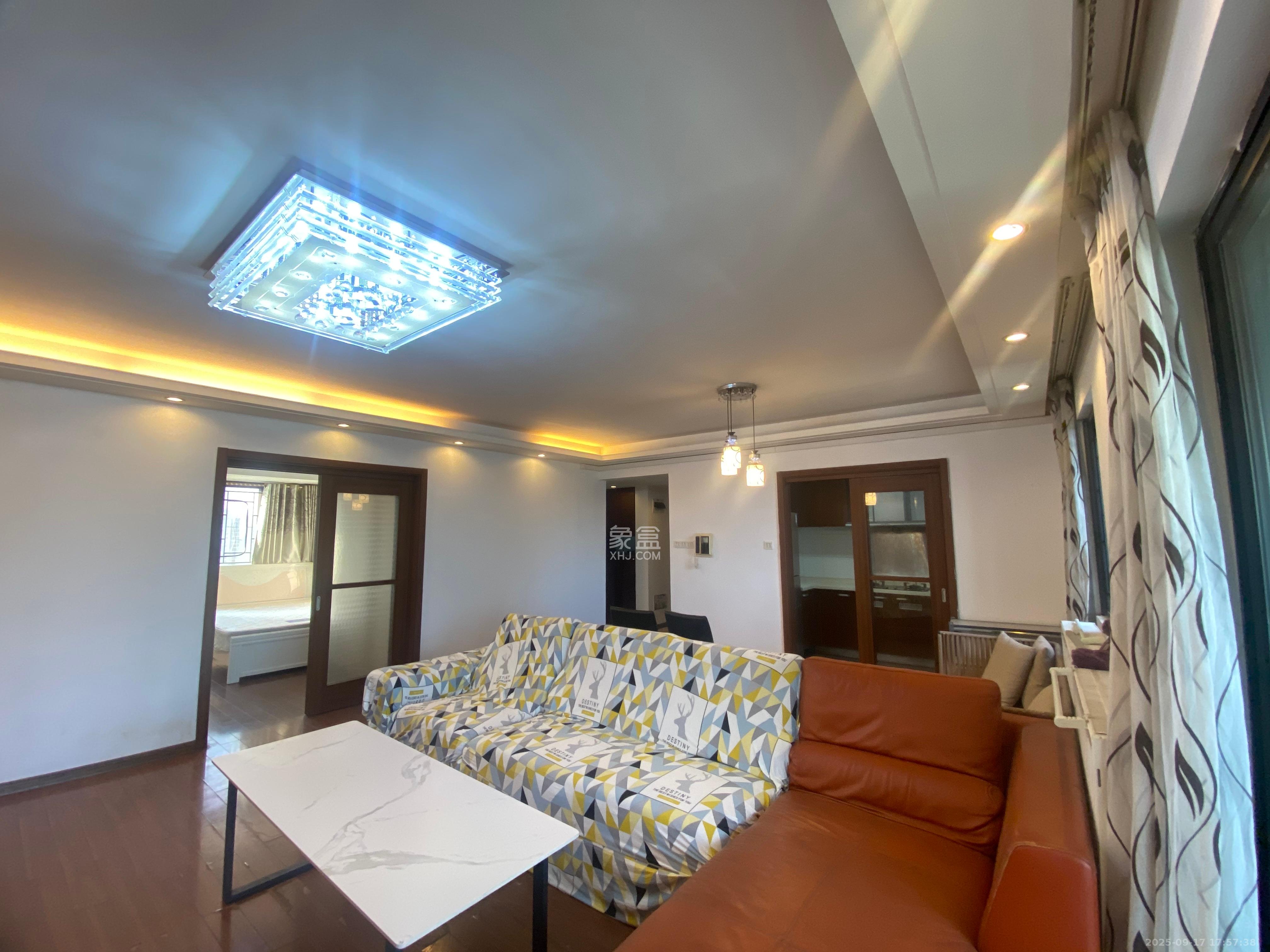 万科金域华府一期 3室2厅2卫 2600.0元/月 万科金域华府一期 3室2厅2卫 2600.0元/月室内图