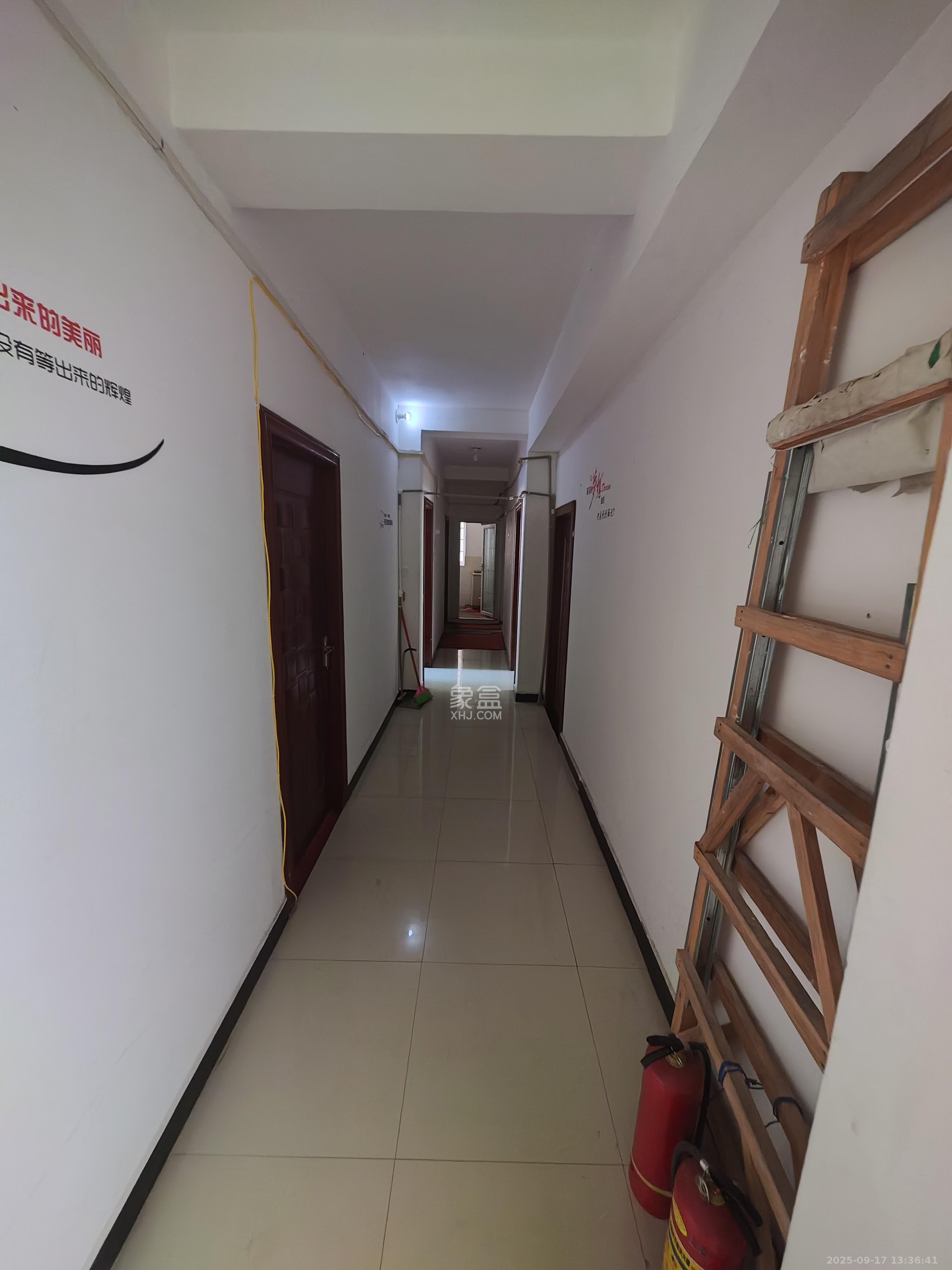 山水人家一二期  1室1厅1卫    800.0元/月室内图