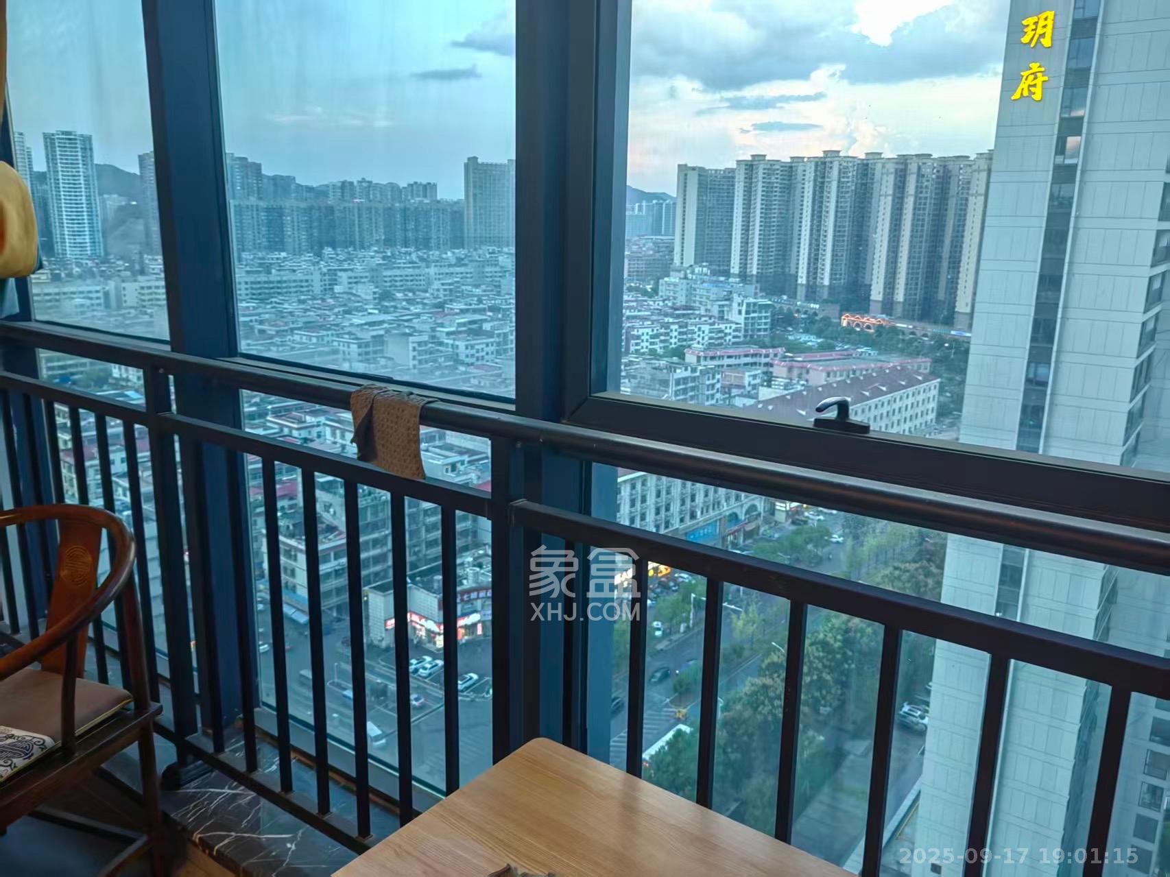 洋湖时代  1室1厅1卫   1700.00元/月室内图