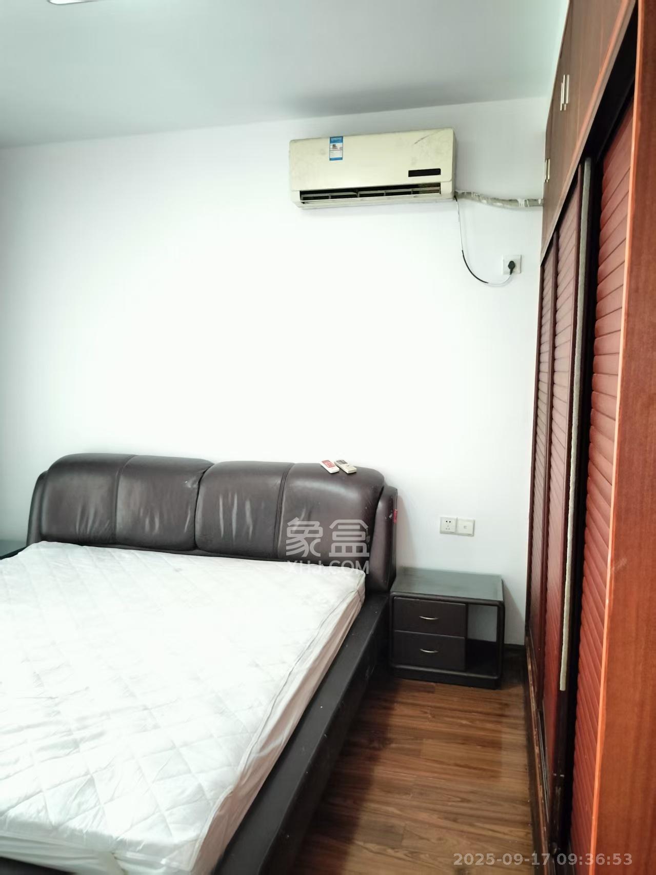 华天LOHO小镇  2室2厅1卫    1400.0元/月室内图