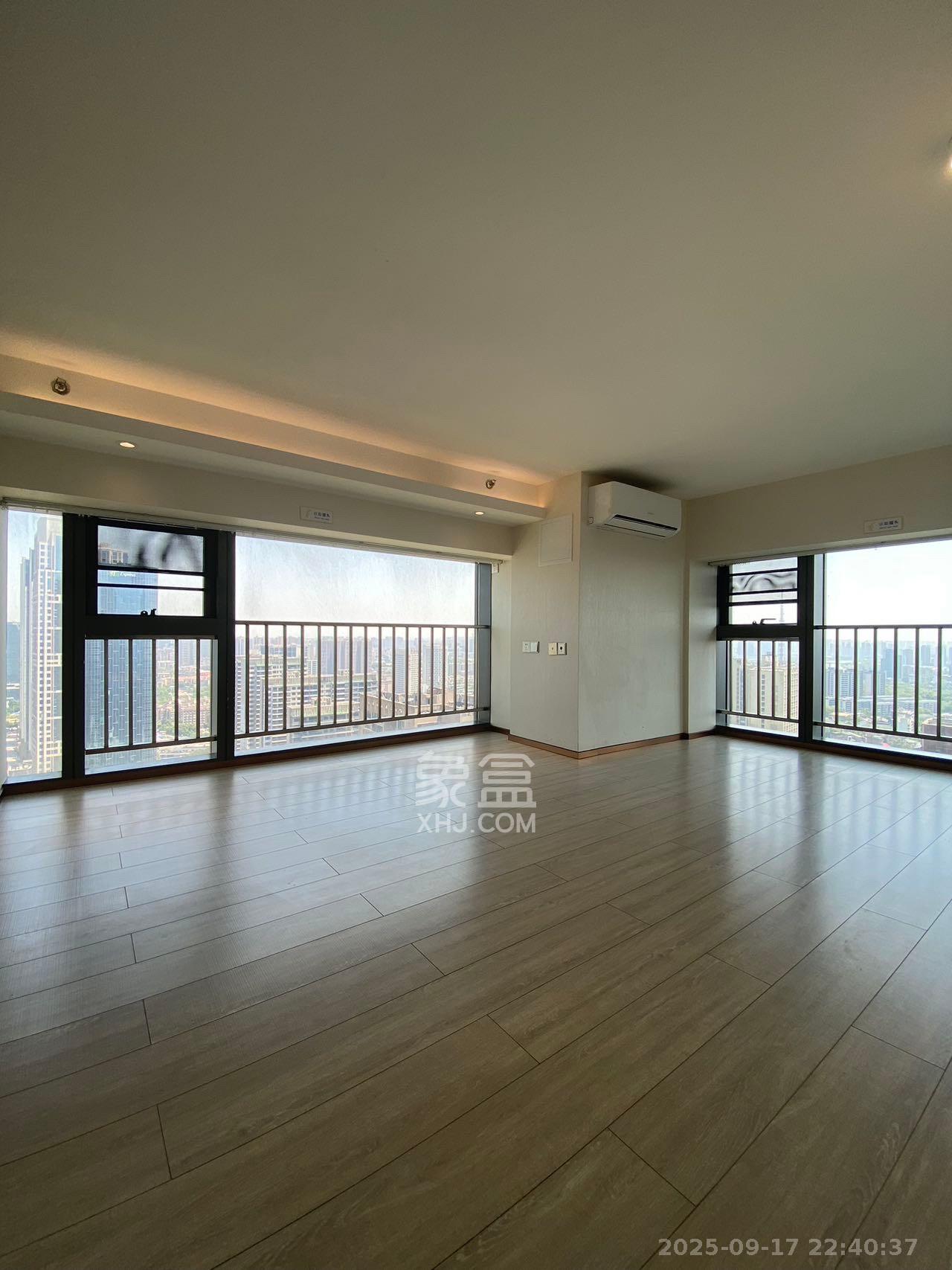 华远华时代 4室2厅2卫 4500.0元/月 华远华时代 4室2厅2卫 4500.0元/月室内图