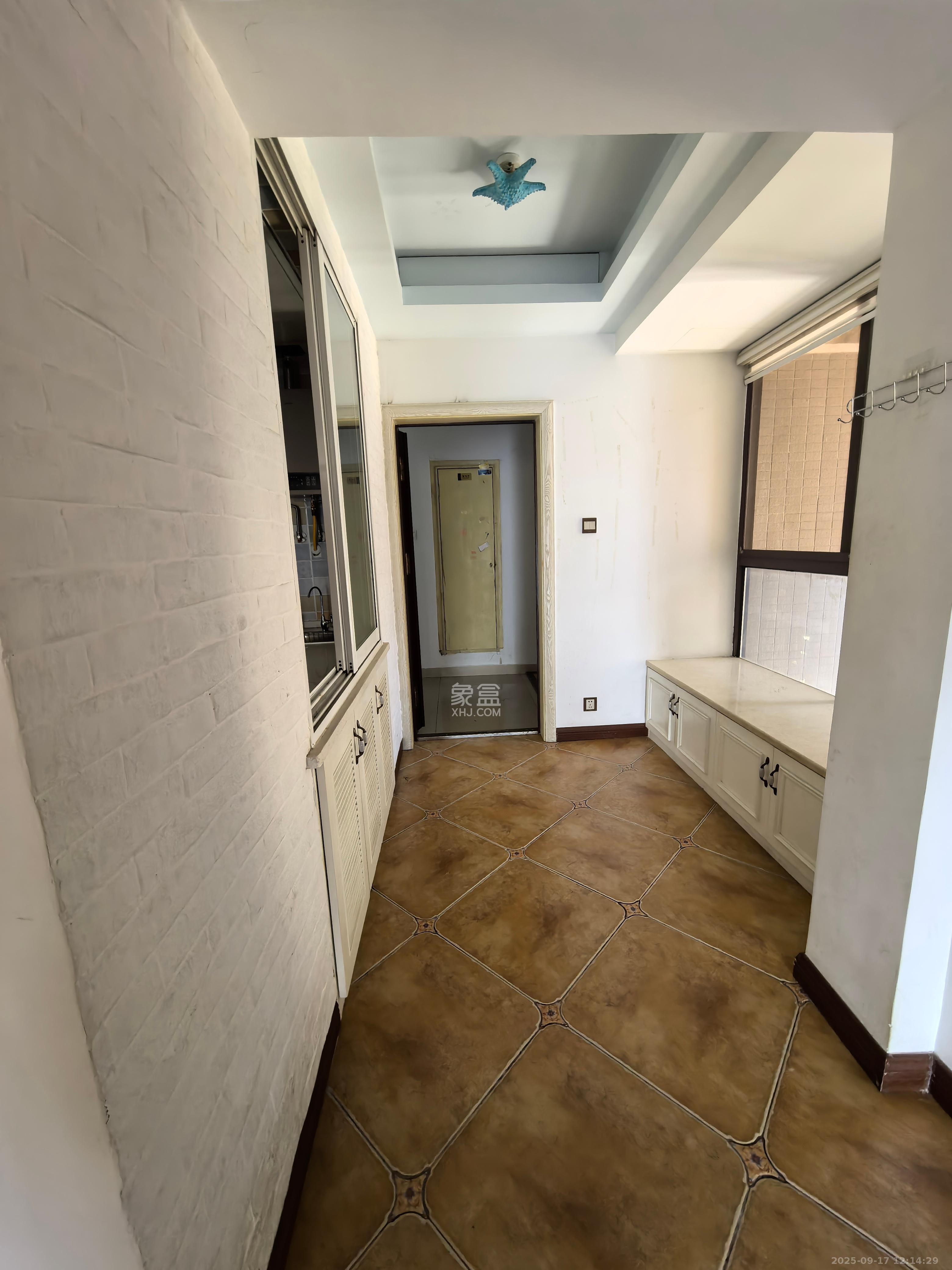 海洋半岛(月珑湾) 3室2厅1卫 2600.0元/月 海洋半岛(月珑湾) 3室2厅1卫 2600.0元/月室内图