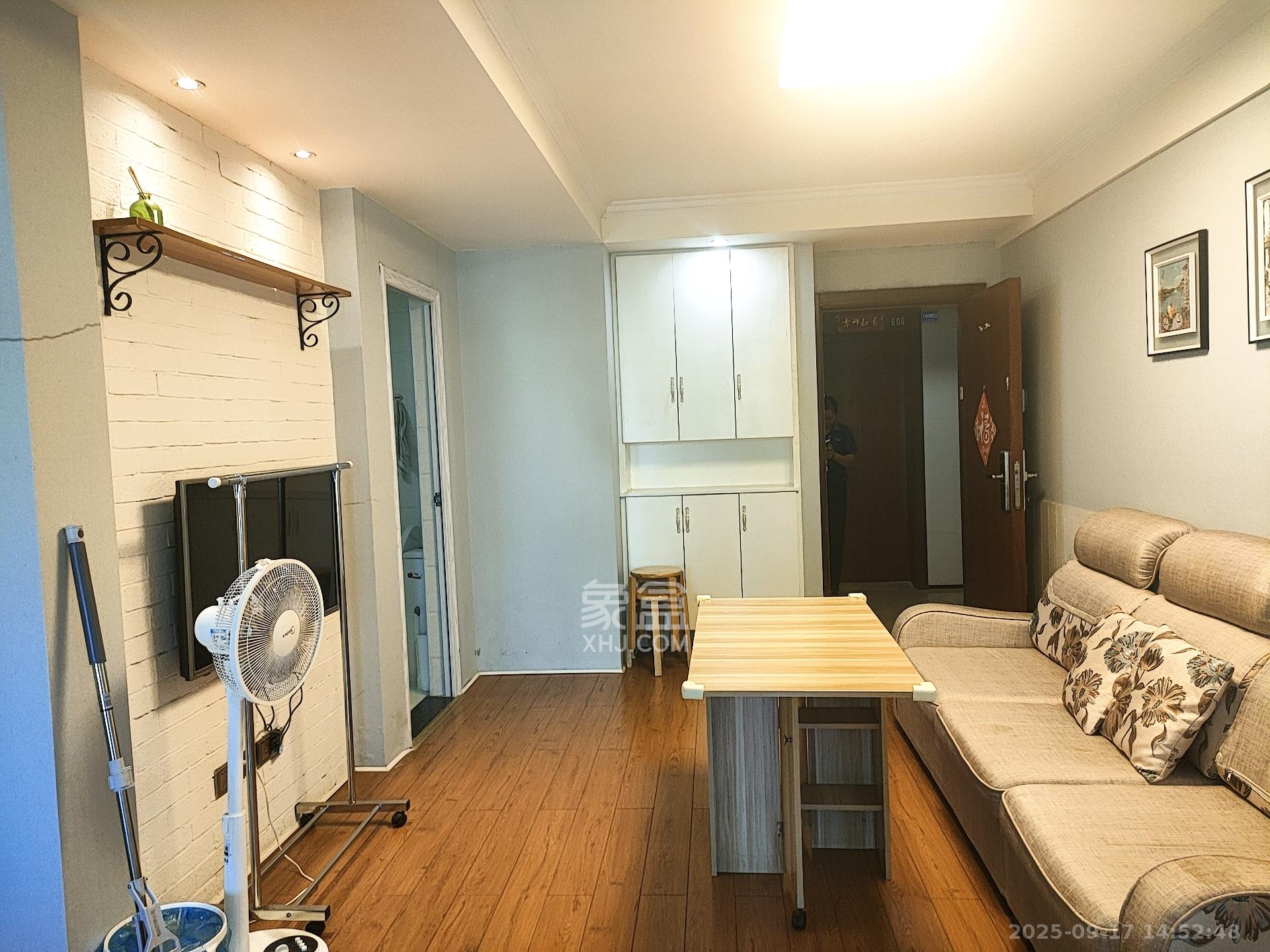 东怡外国（南湖一号)  2室1厅1卫    2800.0元/月室内图