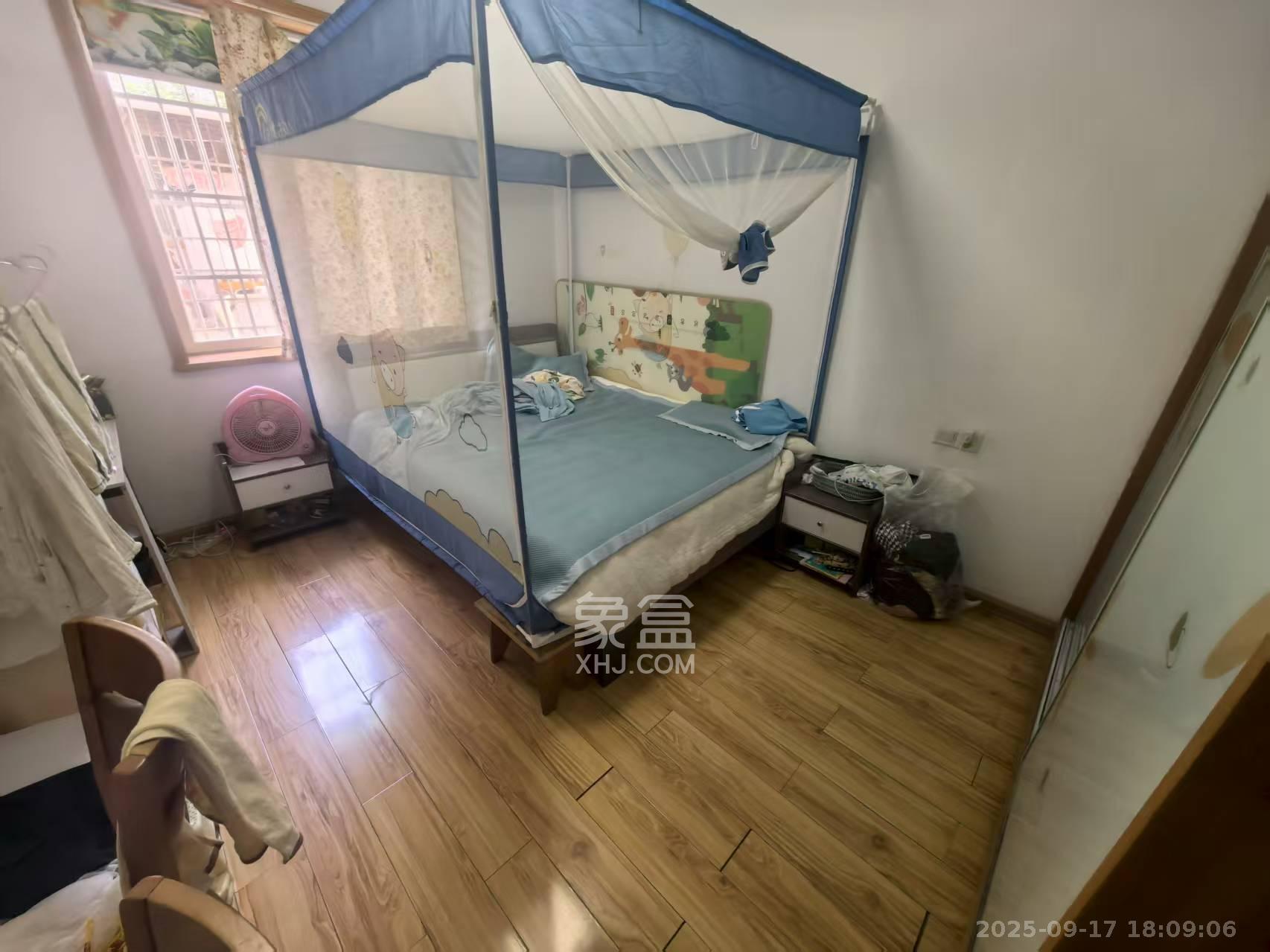 新民小区  2室2厅1卫    2000.0元/月室内图