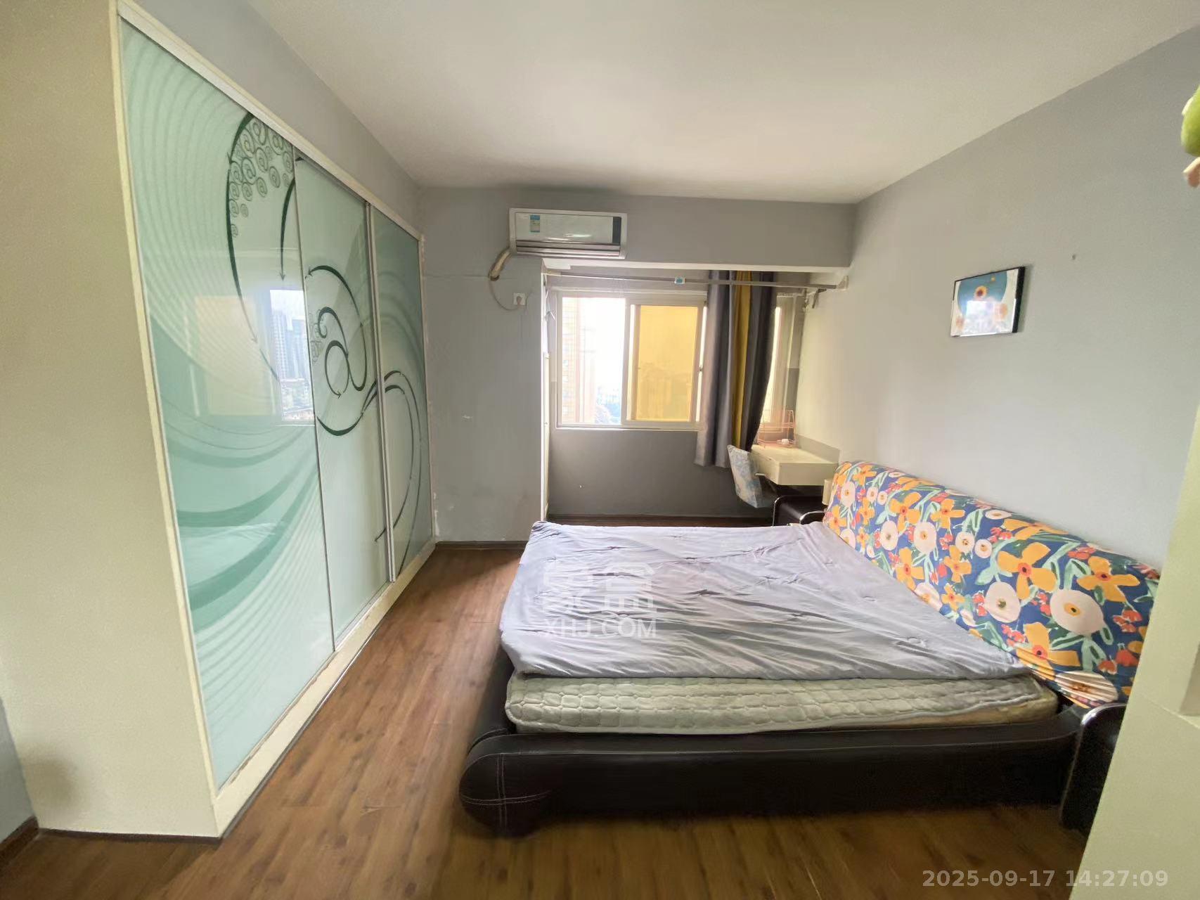 巧克力空间（建鸿达现代大厦）  1室1厅1卫    1200.0元/月室内图