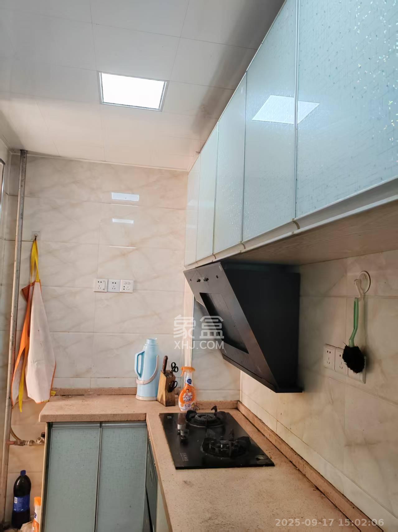 深业睿城  3室2厅1卫    1900.0元/月室内图