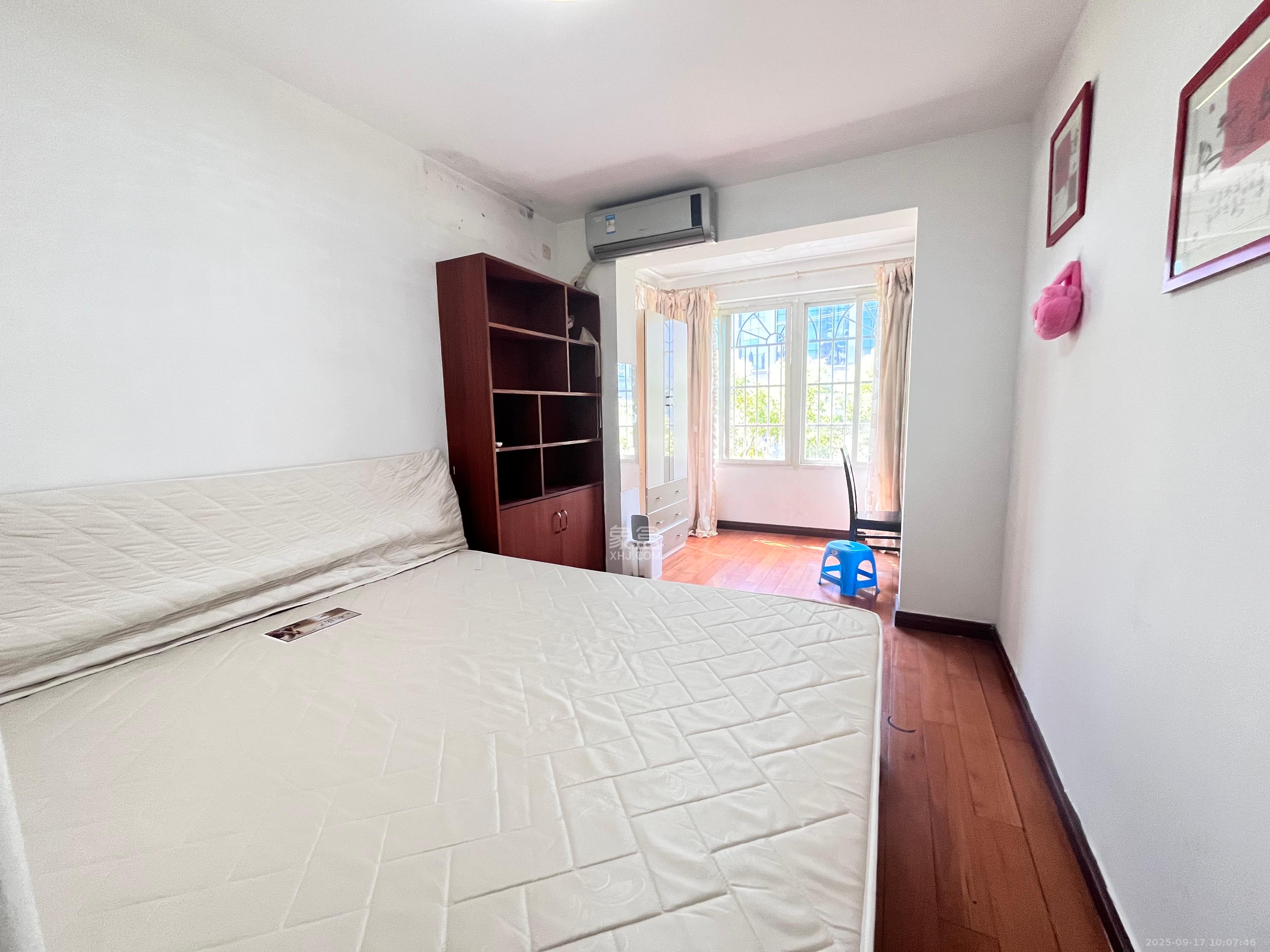 新世纪家园  3室2厅1卫    2800.0元/月室内图