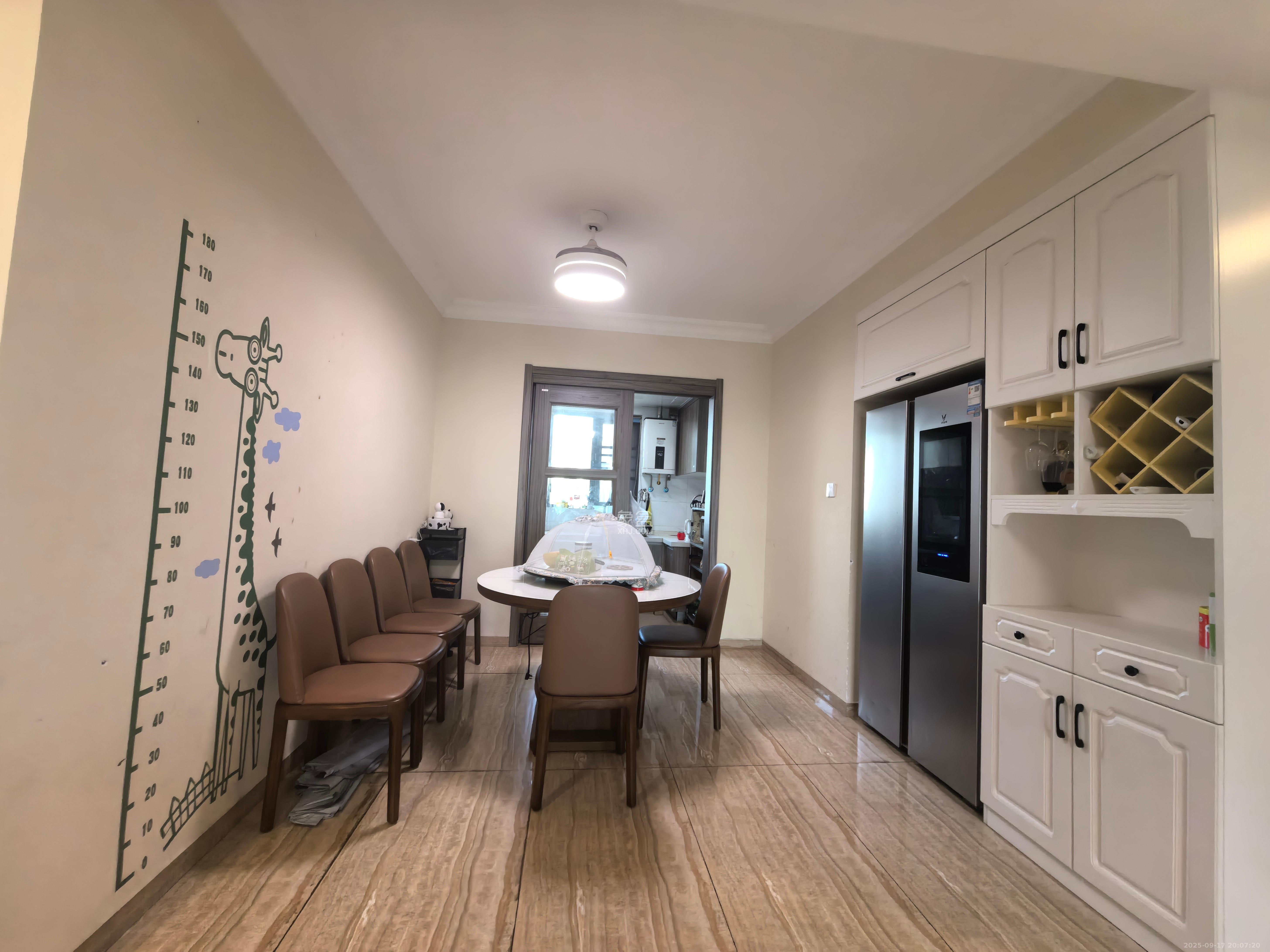 碧桂园星城首府 4室2厅2卫 3500.0元/月 碧桂园星城首府 4室2厅2卫 3500.0元/月室内图