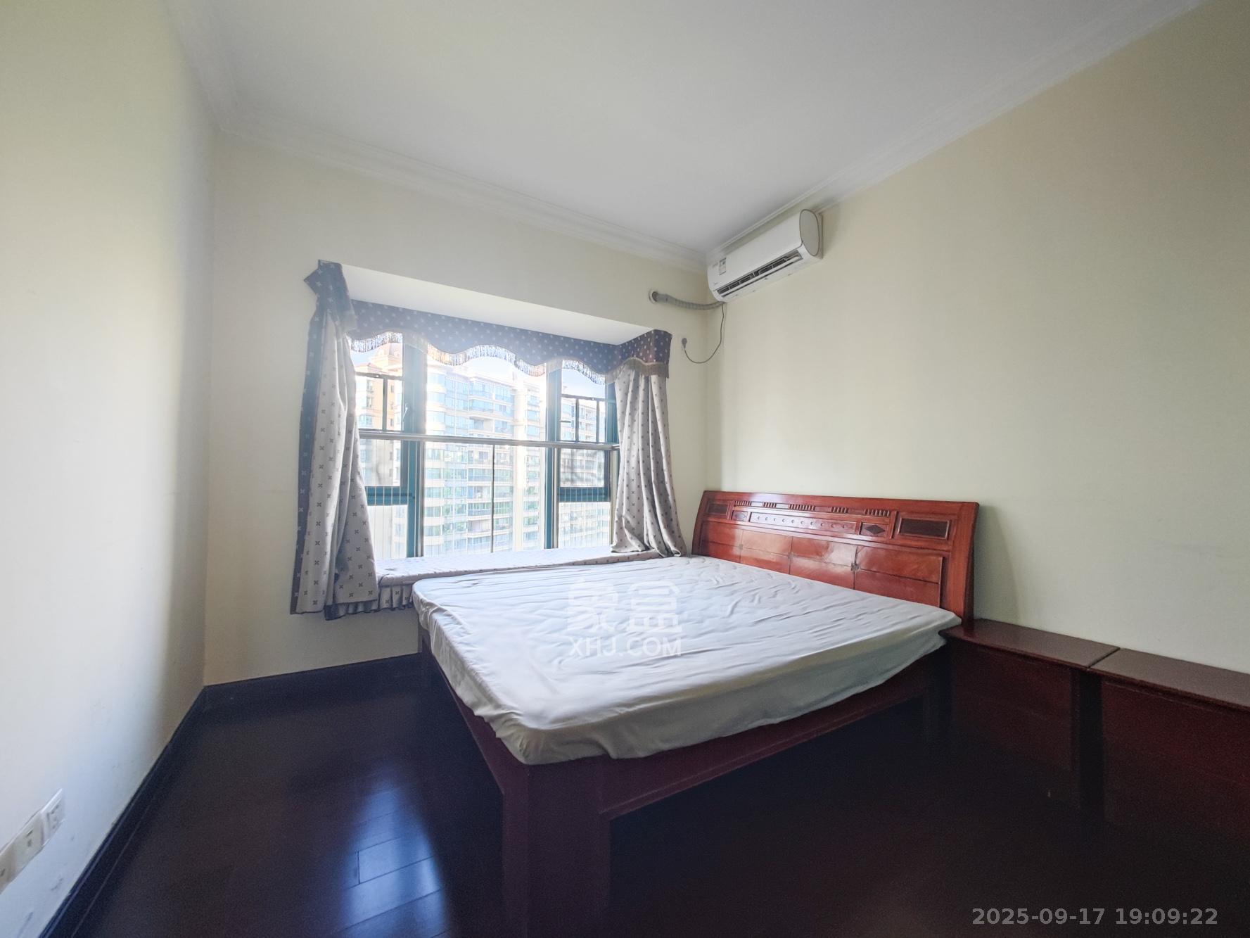 恒大城  4室2厅2卫    126.8万卧室