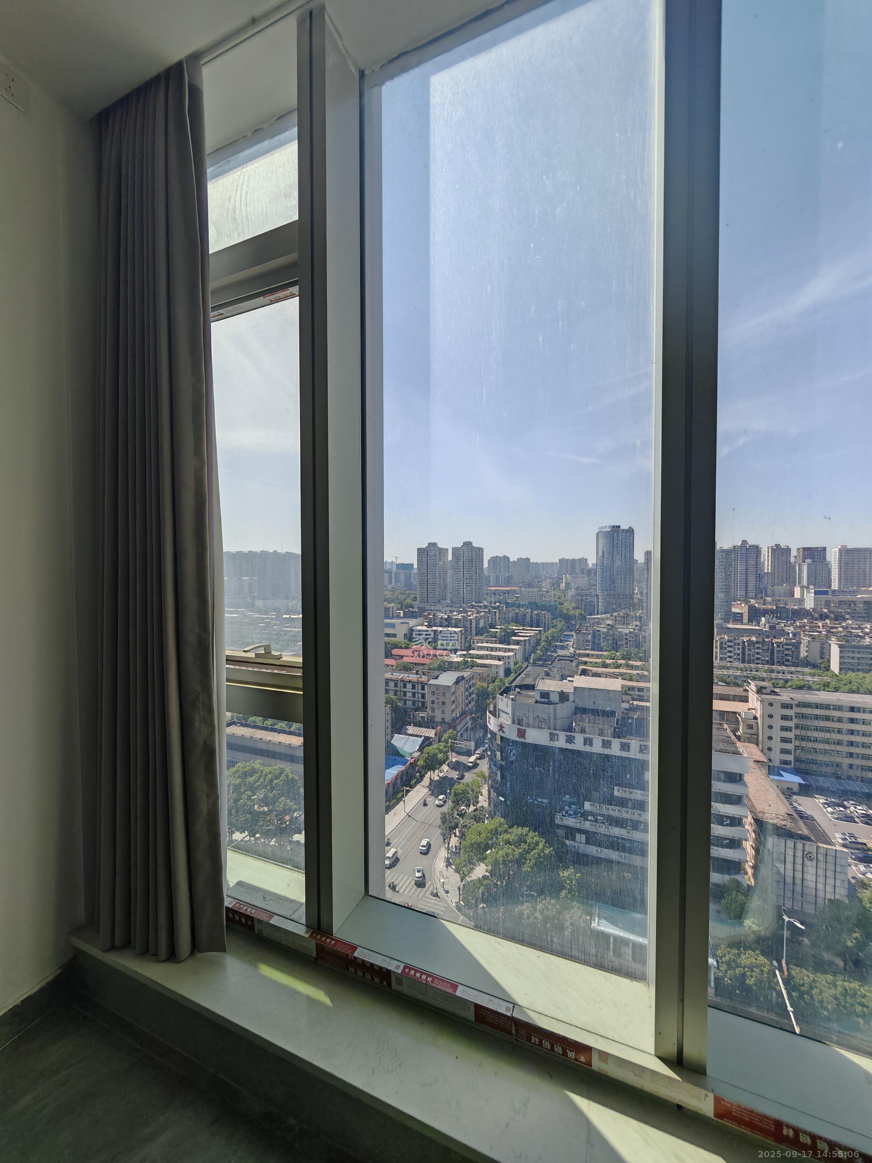 敬天广场 2室1厅1卫 2300.0元/月 敬天广场 2室1厅1卫 2300.0元/月室内图