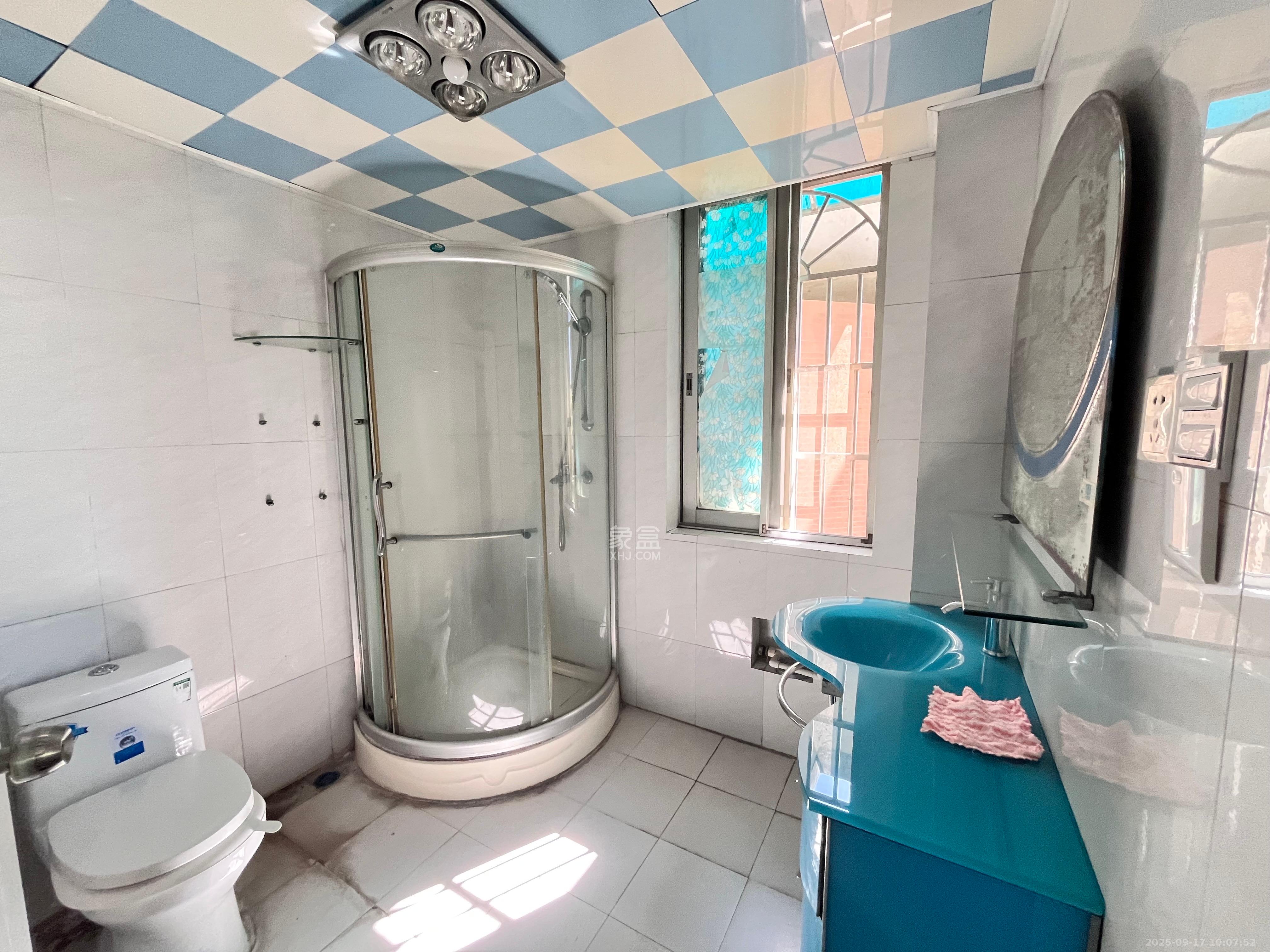 新世纪家园  3室2厅1卫    2800.0元/月室内图