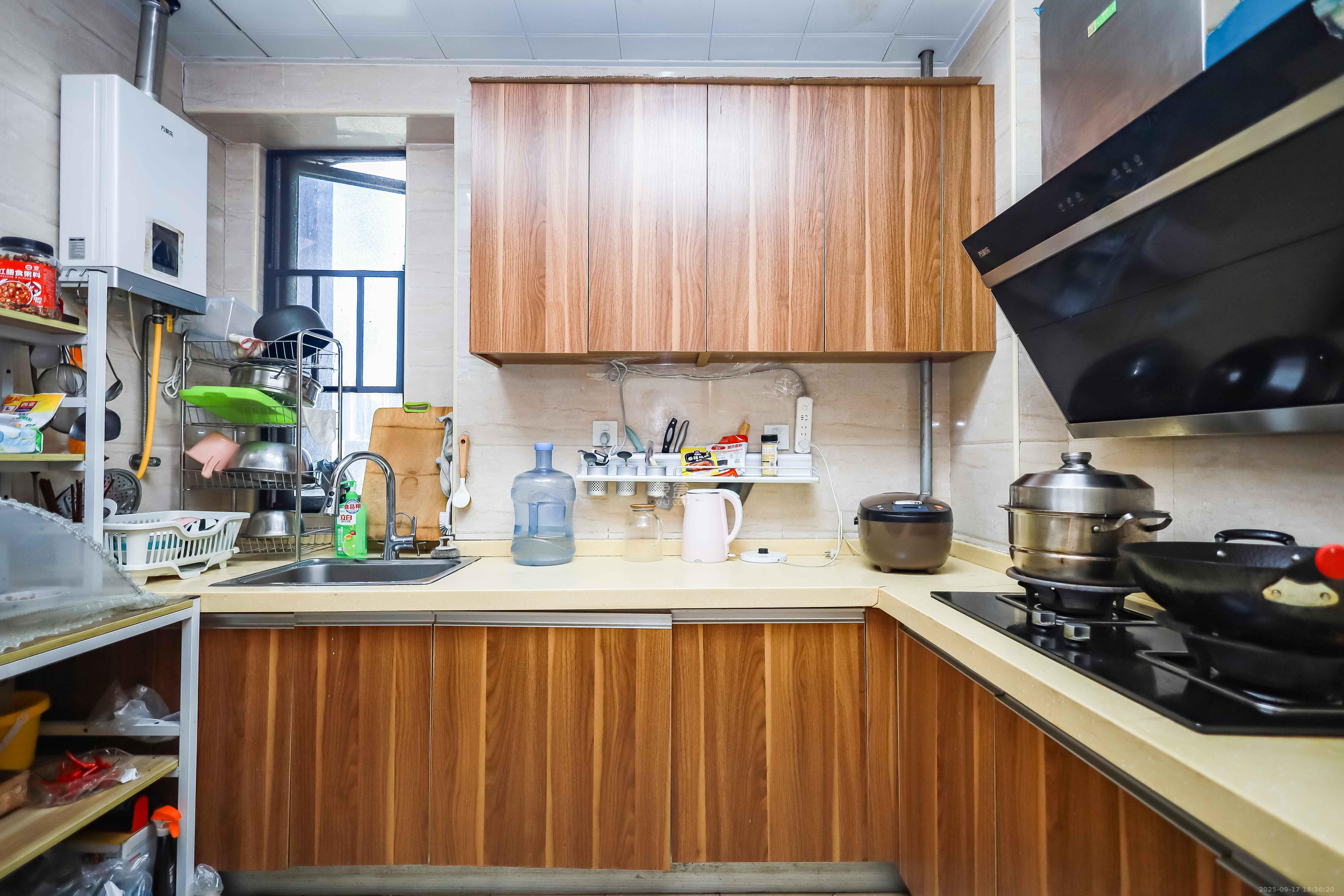 麓谷小镇  3室2厅1卫    59.8万厨房