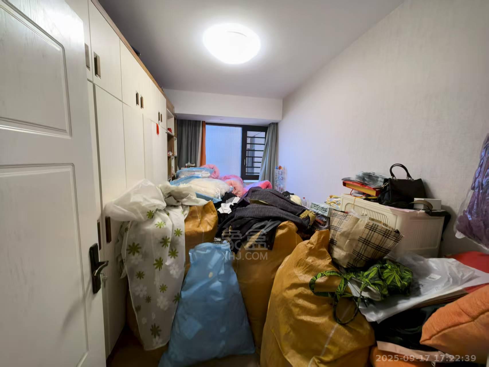 时代新城(翰林府) 3室2厅2卫 1800.0元/月 时代新城(翰林府) 3室2厅2卫 1800.0元/月室内图