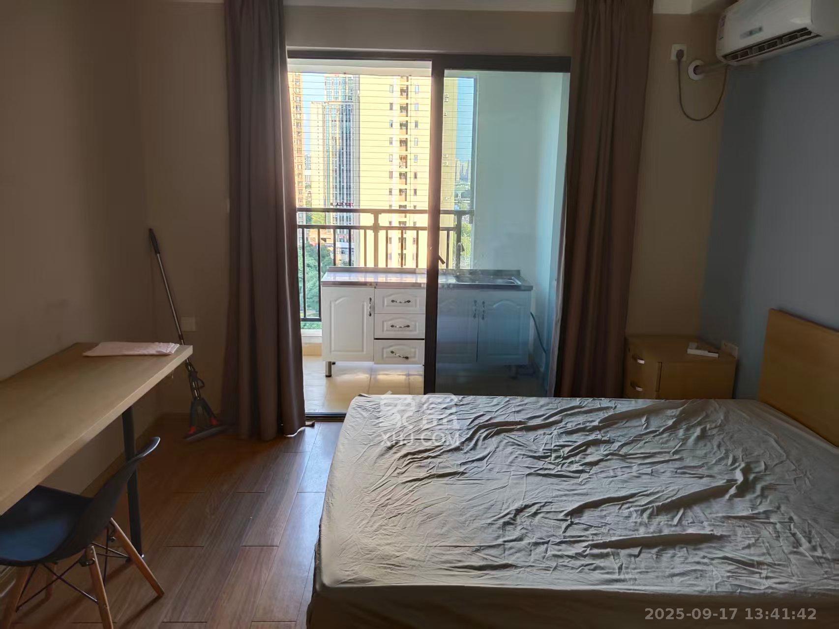 万科白鹭郡  1室1厅1卫    1300.0元/月室内图