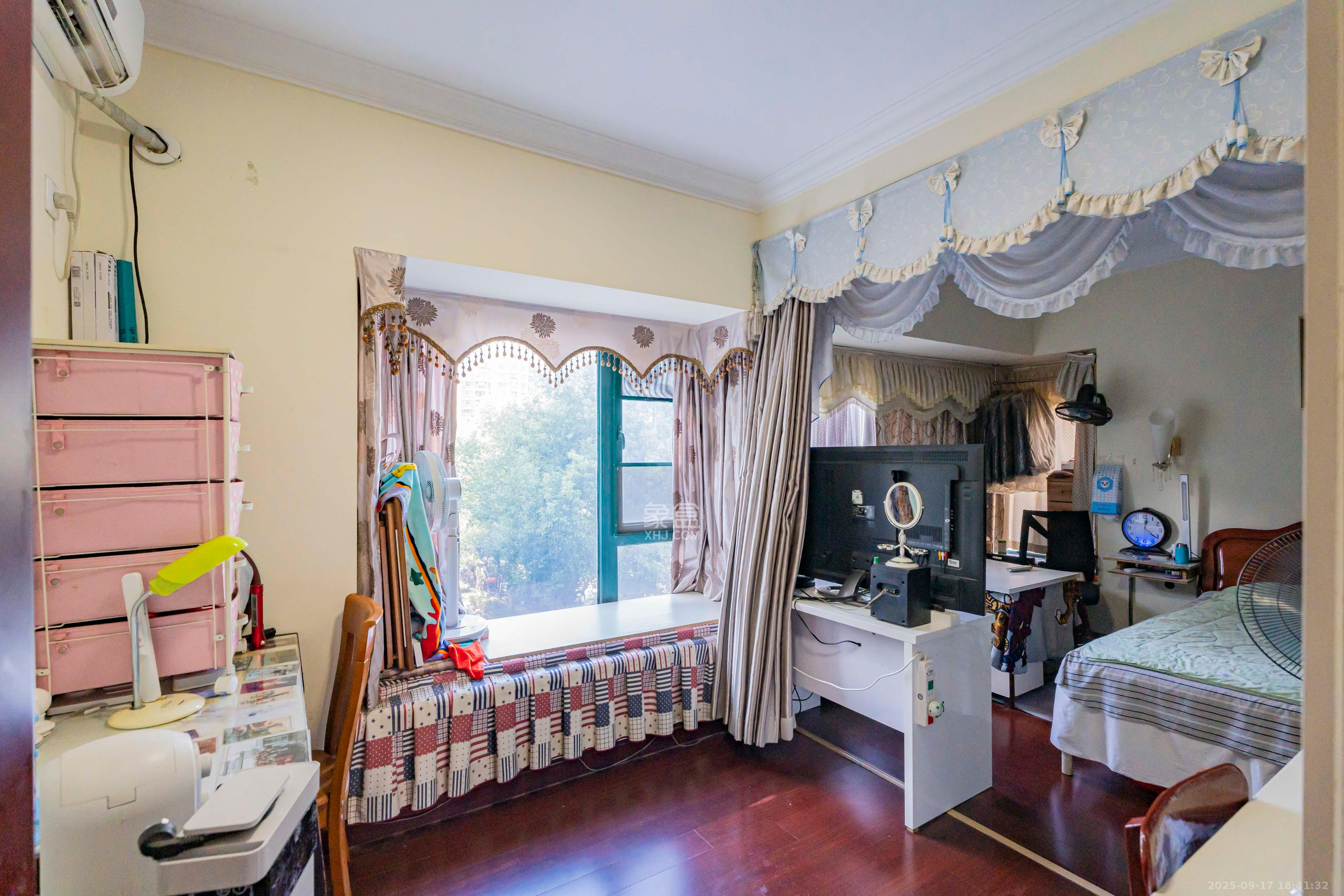 恒大雅苑 3室2厅1卫 81.0万 恒大雅苑 3室2厅1卫 81.0万卧室