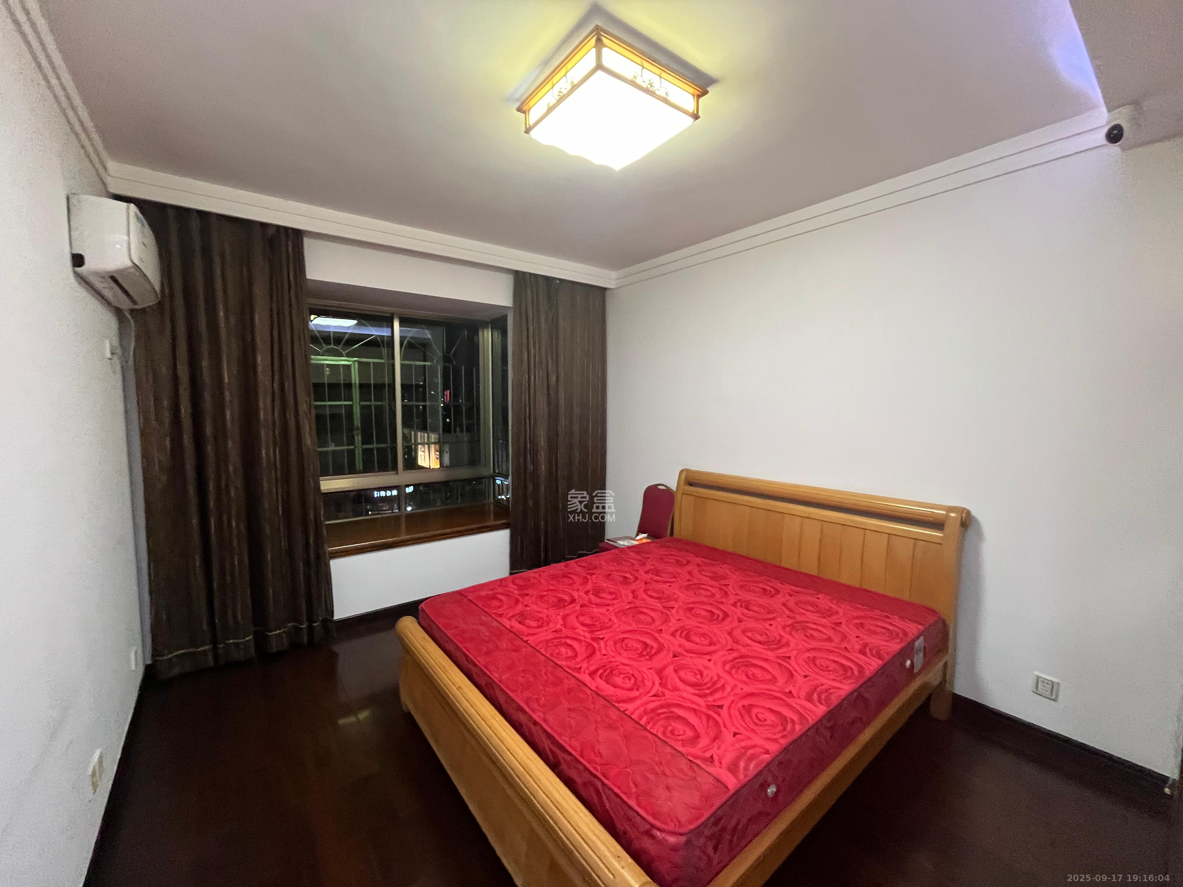 宏轩花苑  3室2厅2卫    3600.0元/月室内图