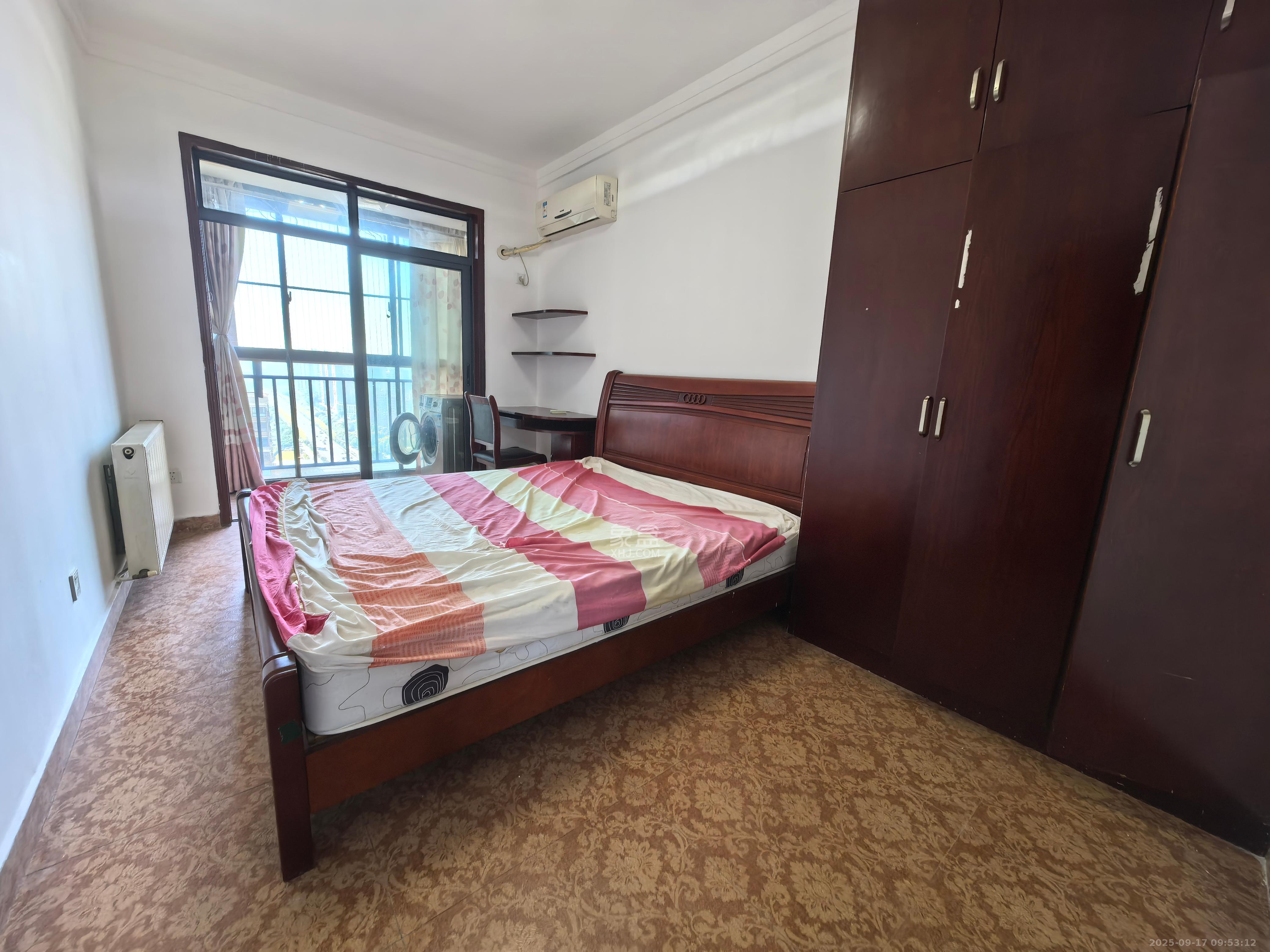 极目楚天  4室2厅2卫    3000.0元/月室内图