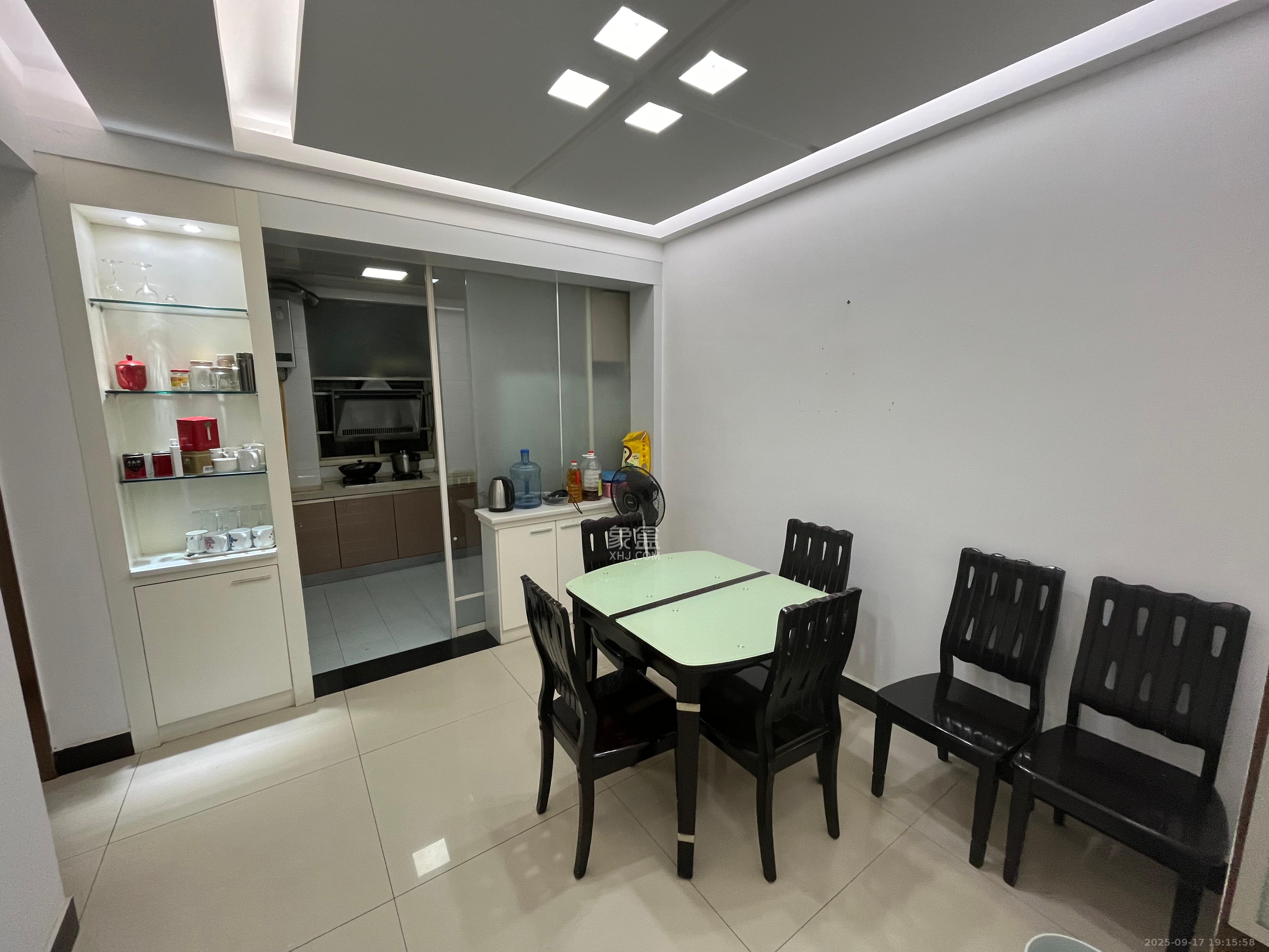 宏轩花苑  3室2厅2卫    3600.0元/月室内图