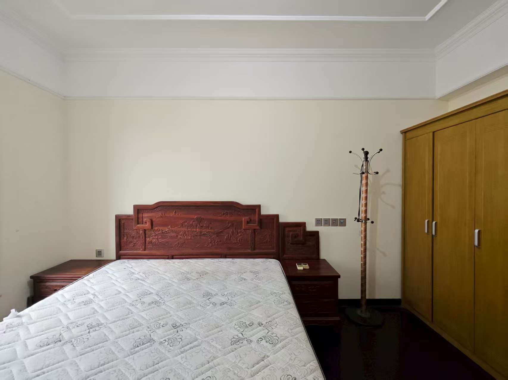 滨江海岸一期 4室2厅2卫 4500.0元/月 滨江海岸一期 4室2厅2卫 4500.0元/月室内图