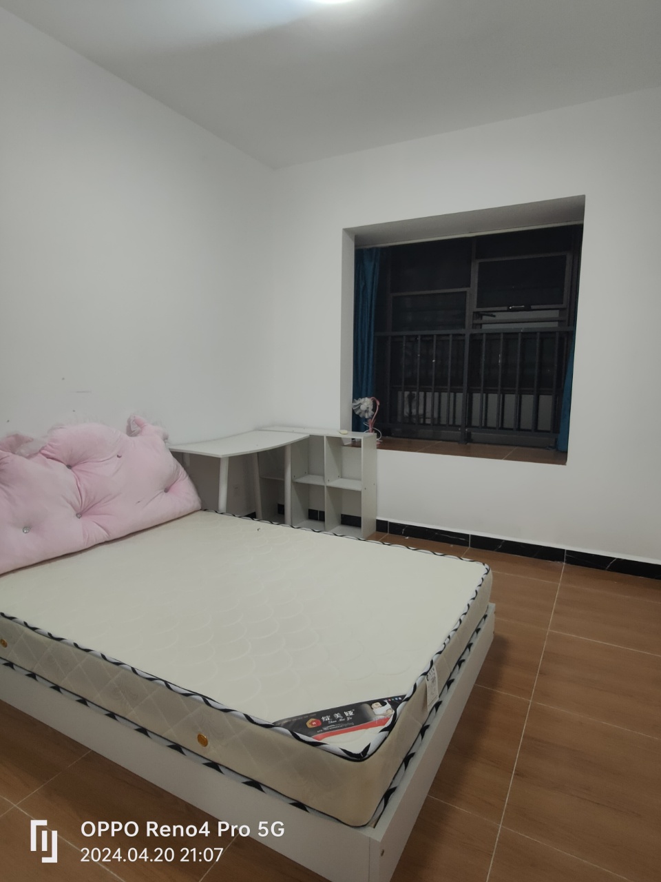 坡博家园一区  4室2厅2卫   3100.00元/月室内图