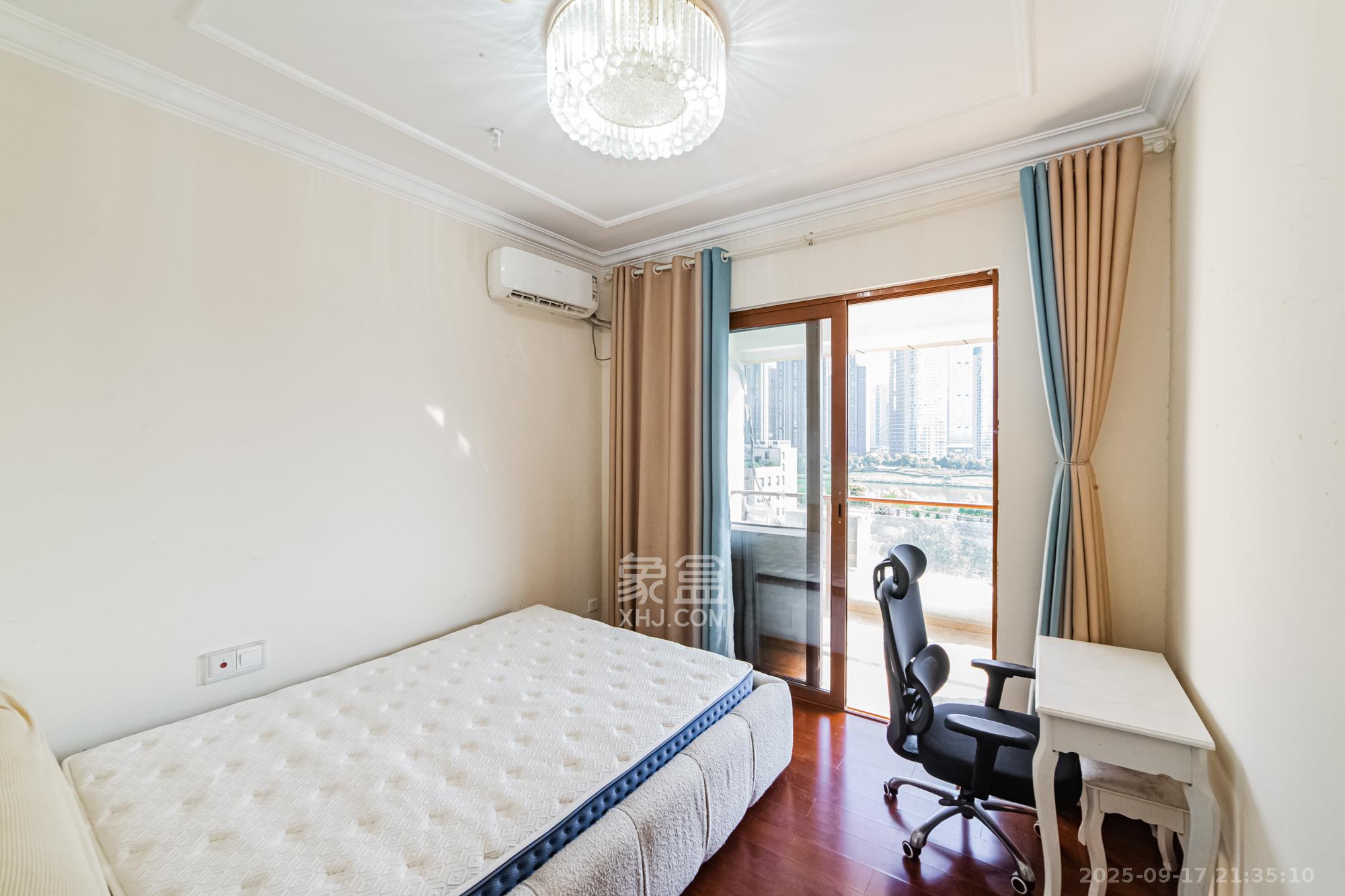 恒大御景半岛湘江苑(恒大御景半岛一期) 2室2厅1卫 79.8万 恒大御景半岛湘江苑(恒大御景半岛一期) 2室2厅1卫 79.8万卧室