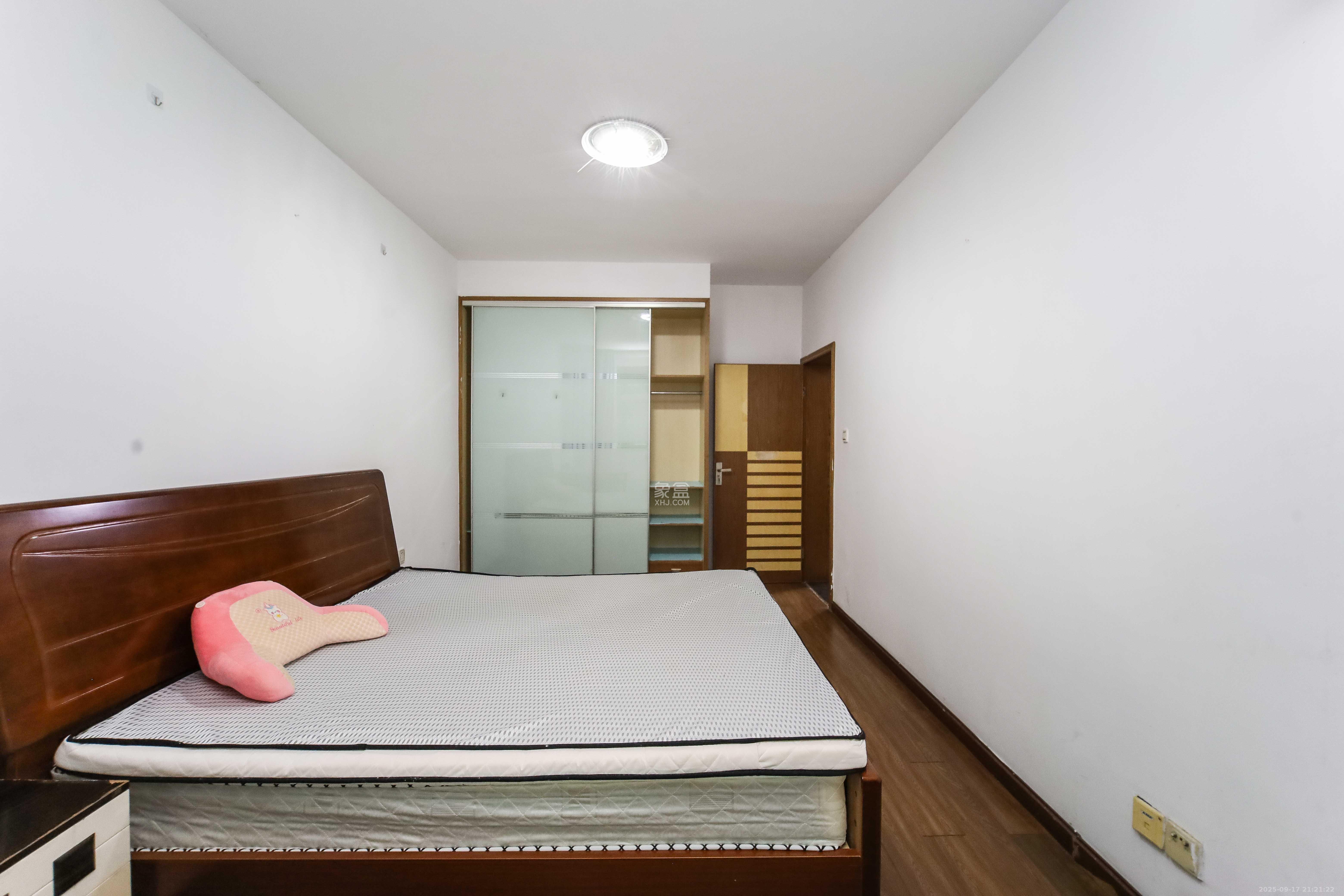 锦绣中星  2室2厅1卫    49.0万卧室