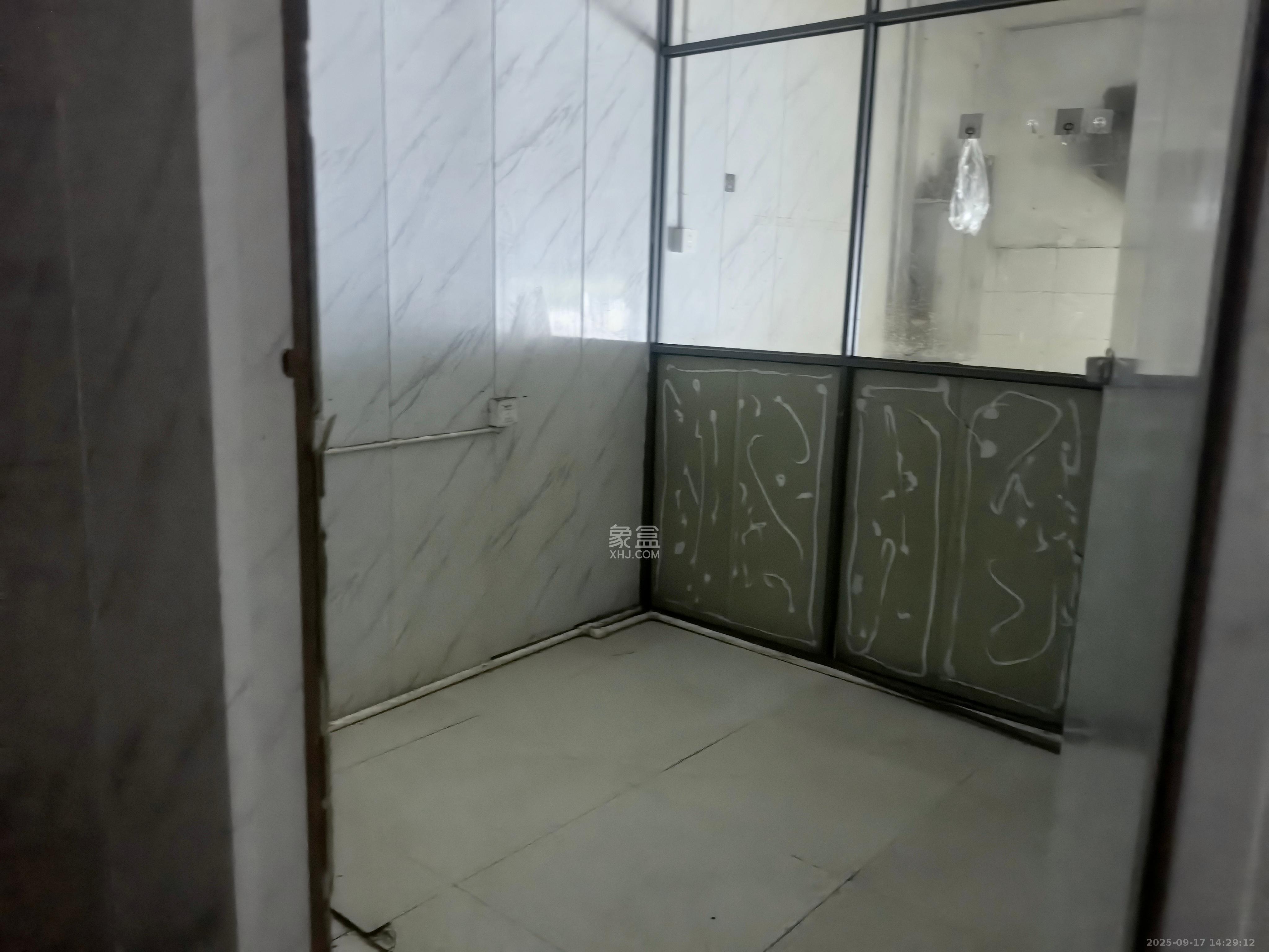 三一街区   56.0㎡      4500.0元/月室内图