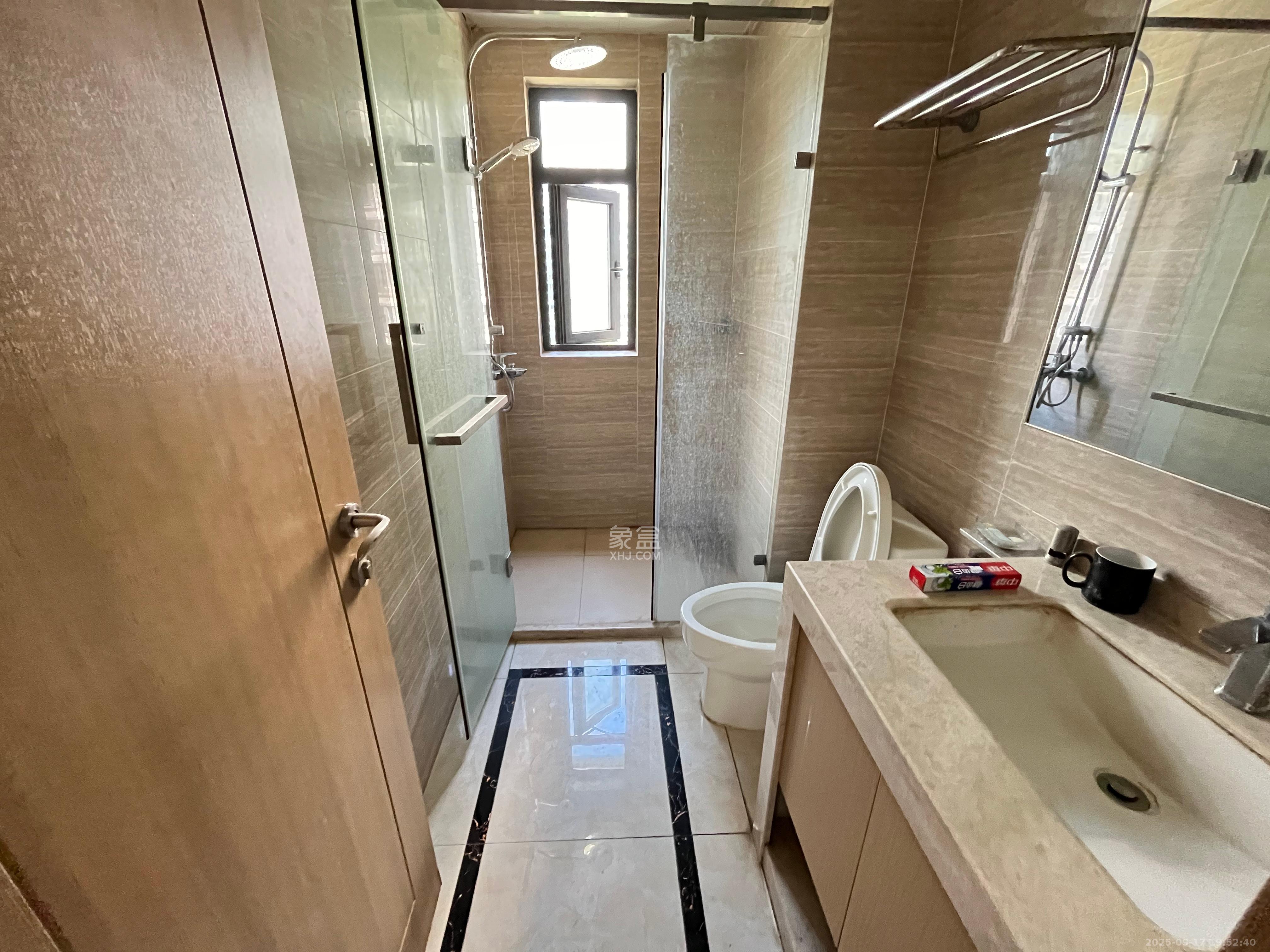 富力十号  4室2厅2卫    4500.0元/月 富力十号  4室2厅2卫    4500.0元/月室内图