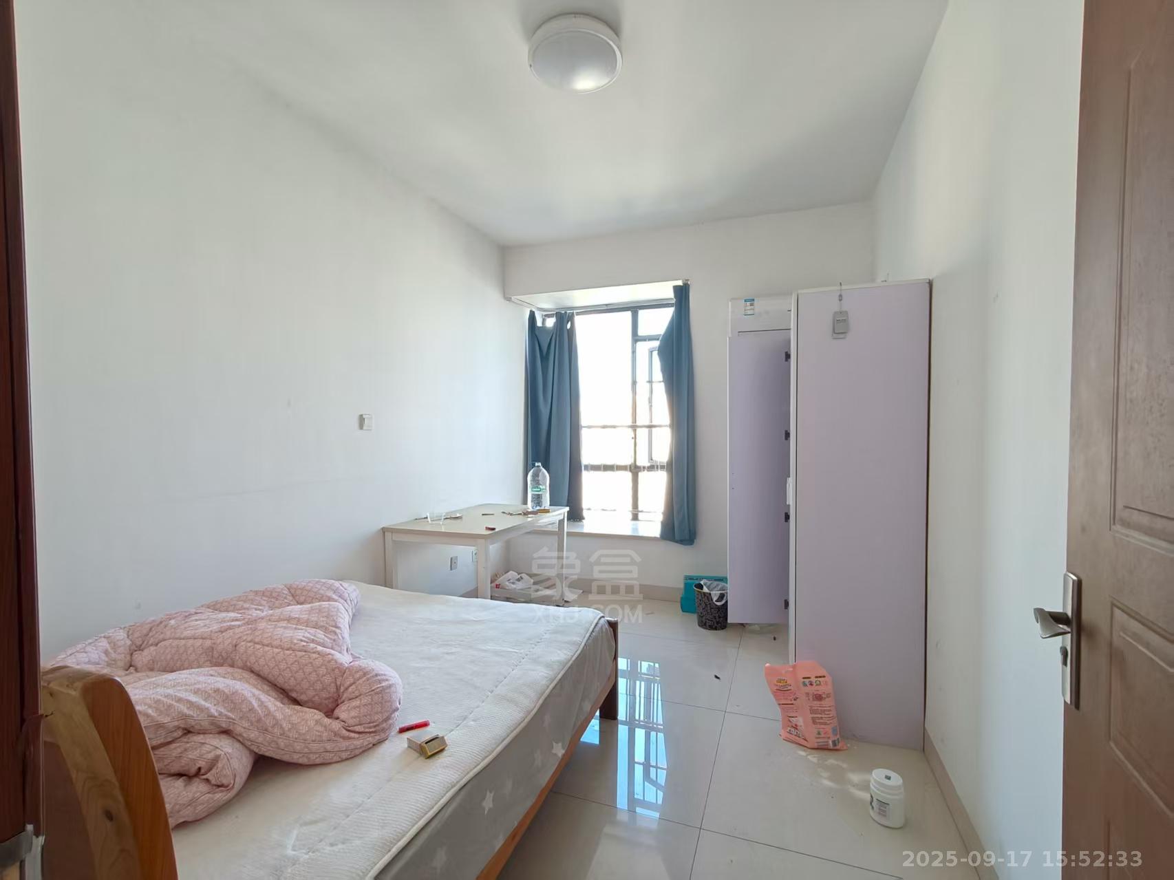 华晨御园 3室2厅1卫 1300.0元/月 华晨御园 3室2厅1卫 1300.0元/月室内图