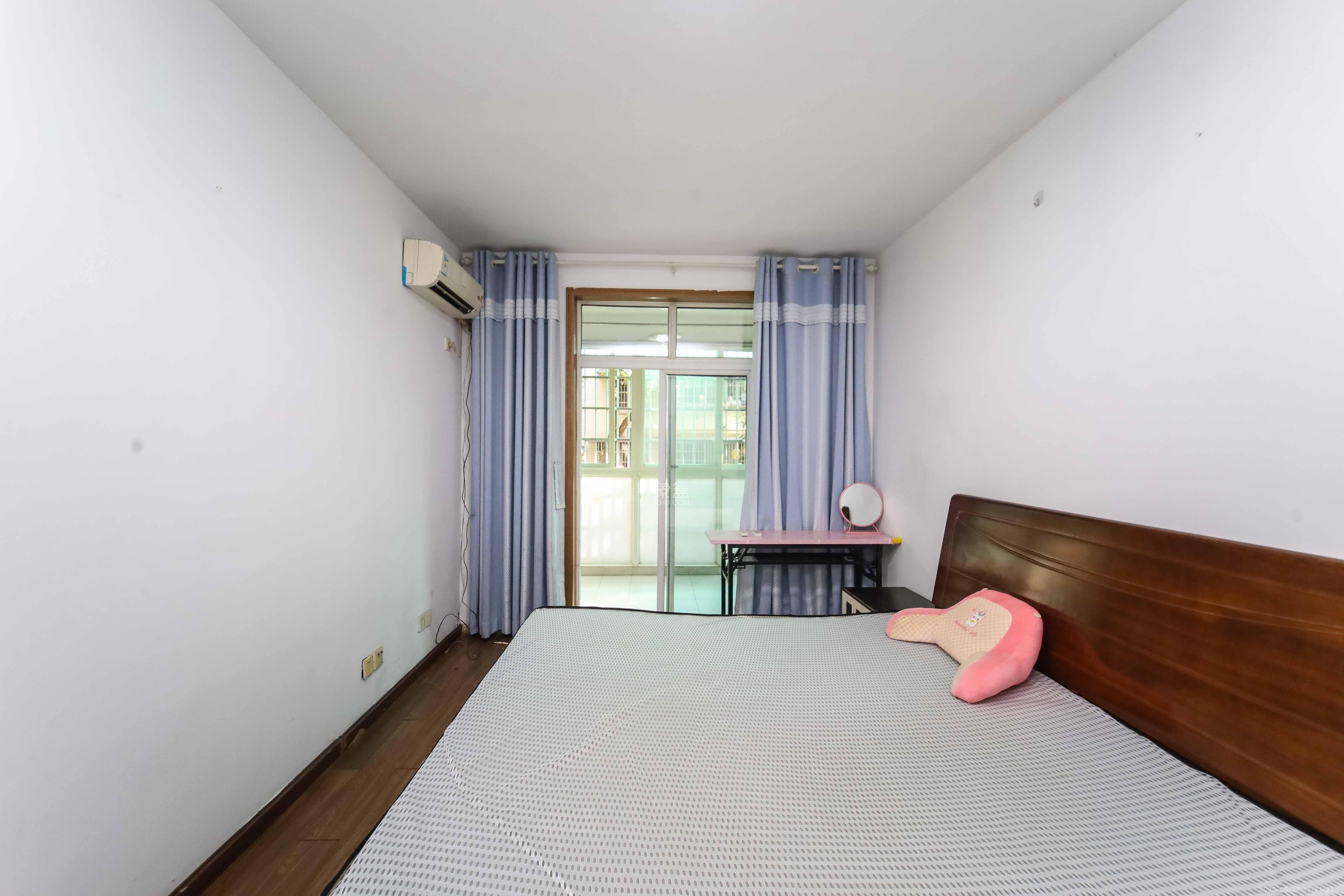 锦绣中星  2室2厅1卫    49.0万卧室