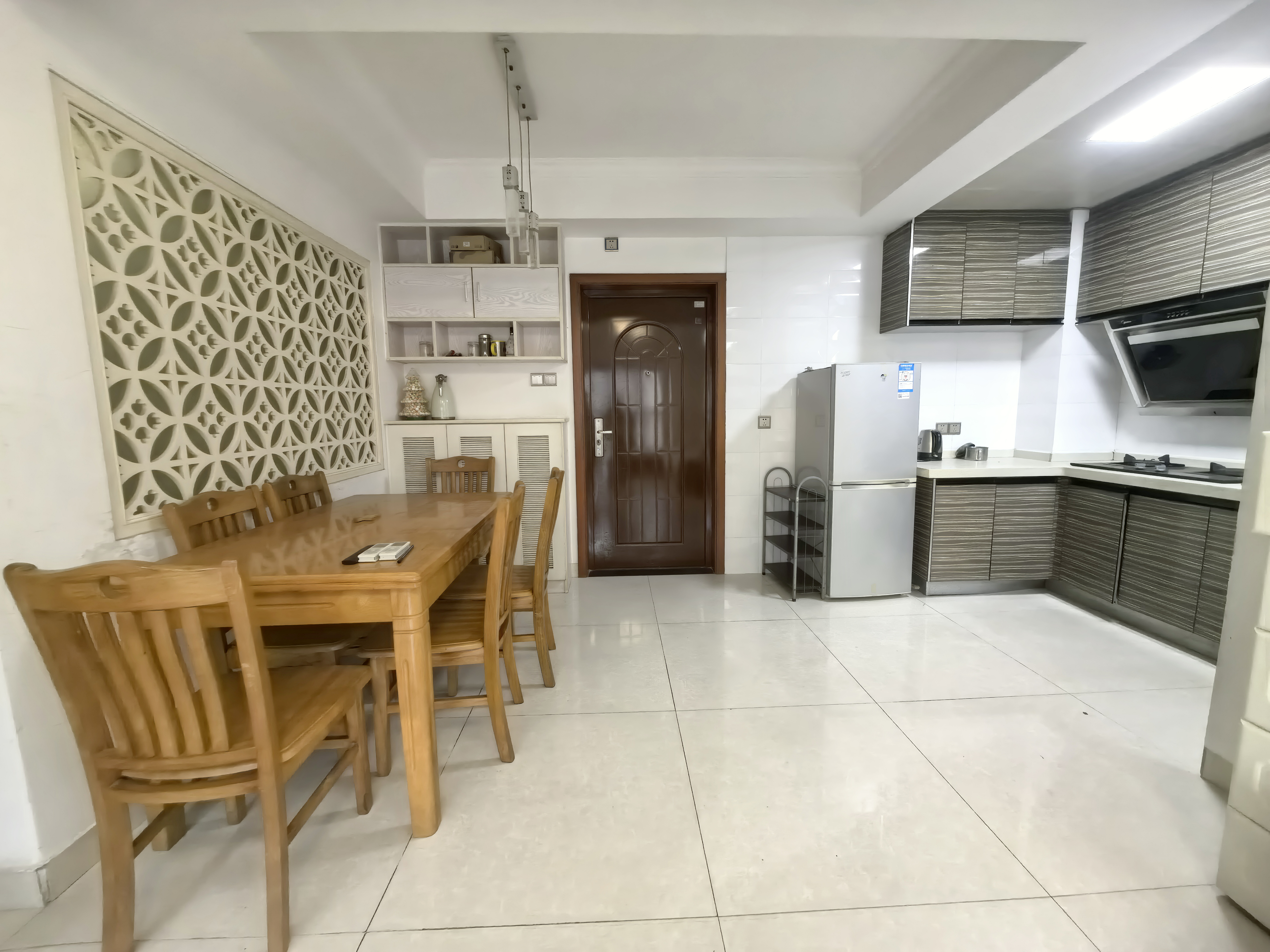 高盛澧园一二期  2室2厅2卫    1400.0元/月室内图