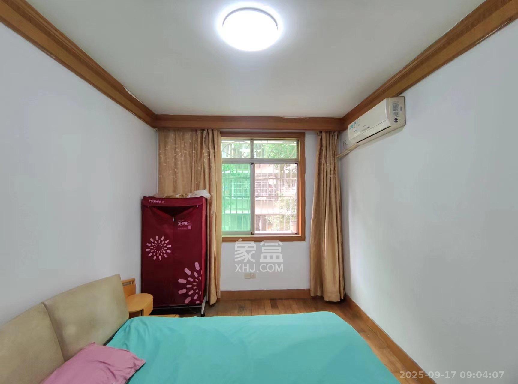 人民新村 3室2厅1卫 2350.0元/月 人民新村 3室2厅1卫 2350.0元/月室内图