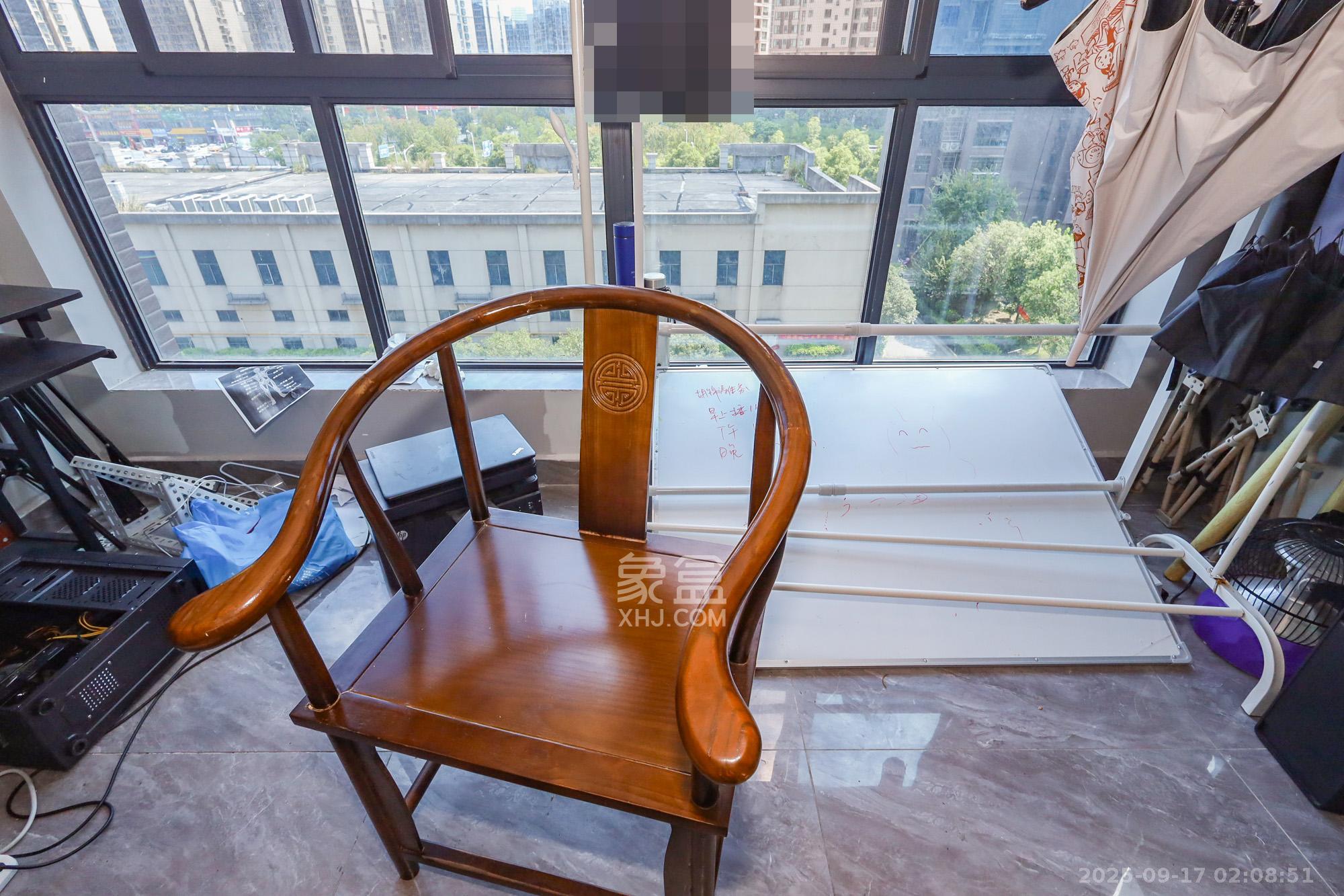 滨江海棠湾 3室2厅1卫 90.0万 滨江海棠湾 3室2厅1卫 90.0万阳台