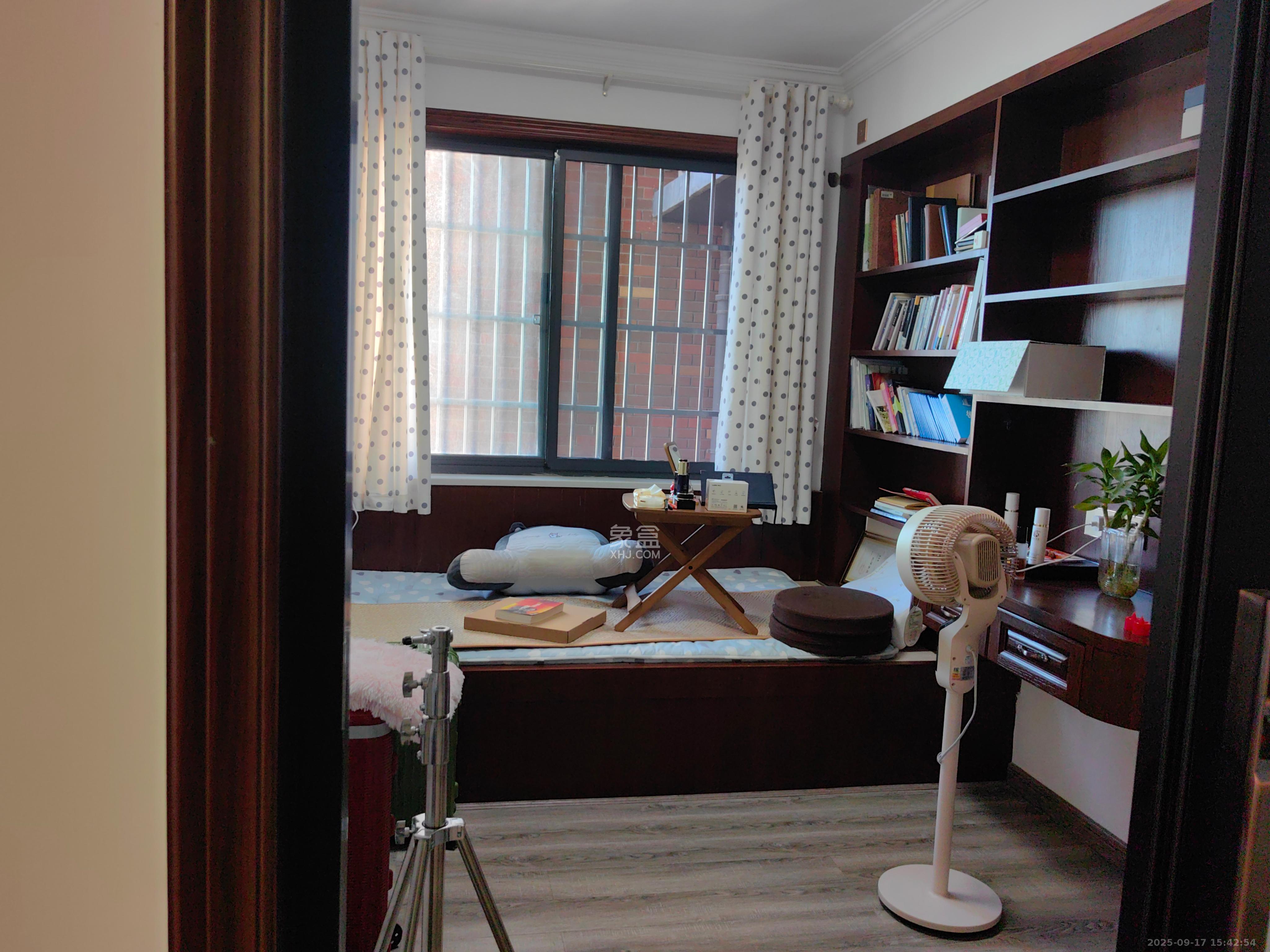 半山壹号  3室2厅2卫    3000.0元/月室内图