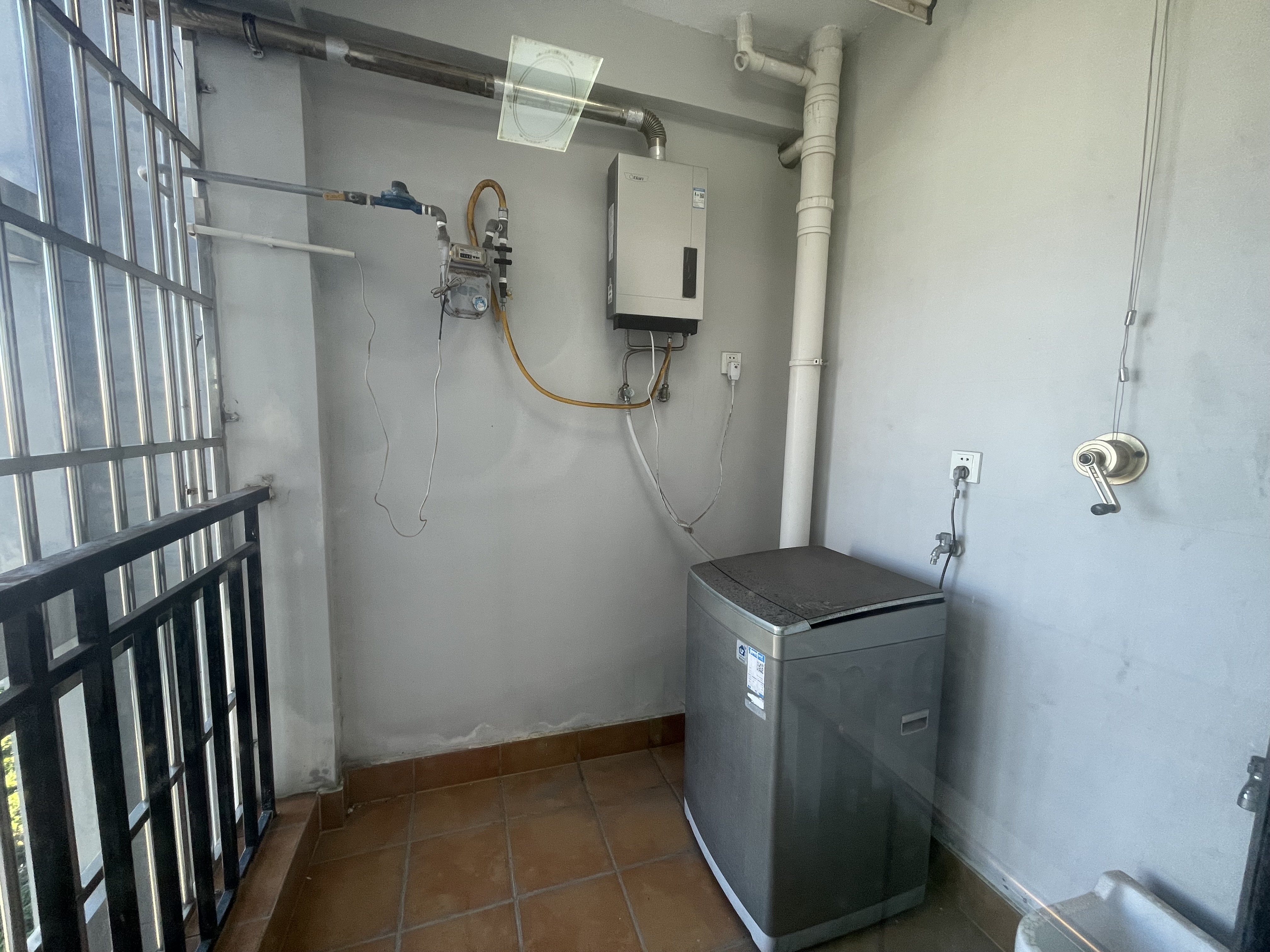 锦地翰城一期 4室2厅2卫 3500.0元/月 锦地翰城一期 4室2厅2卫 3500.0元/月室内图