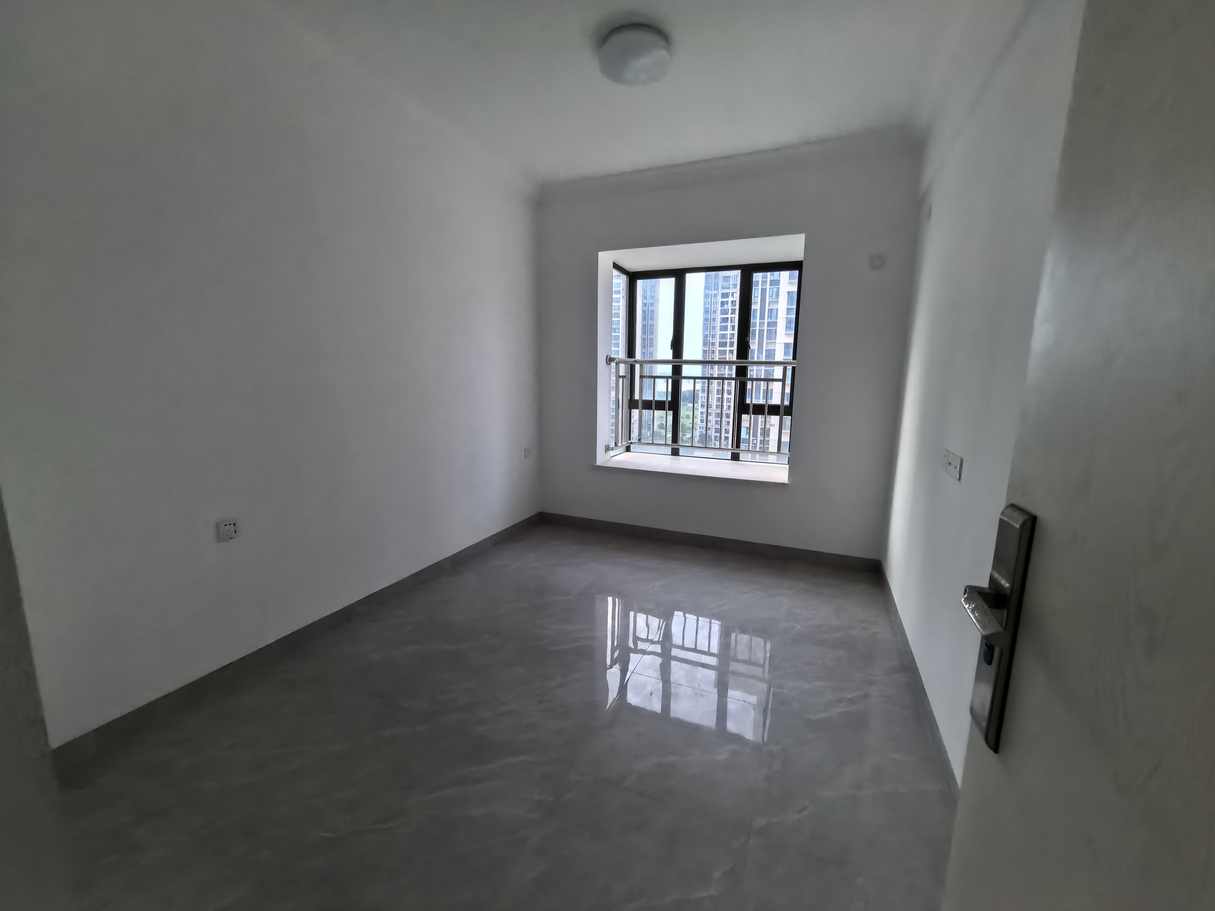 和风家园二期碧海居  4室2厅2卫    3800.0元/月室内图