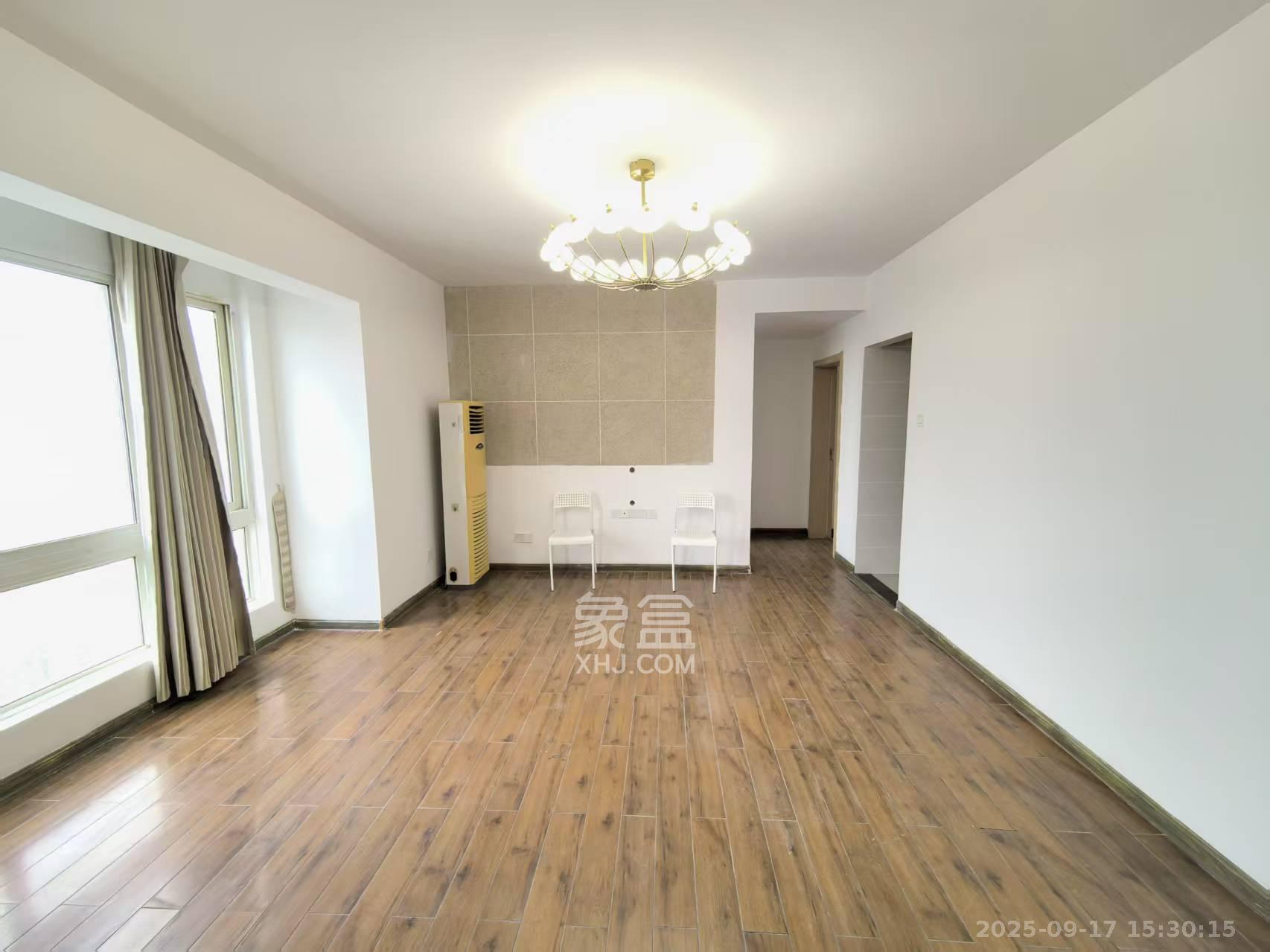 银港水晶城 3室2厅2卫 2500.0元/月 银港水晶城 3室2厅2卫 2500.0元/月室内图