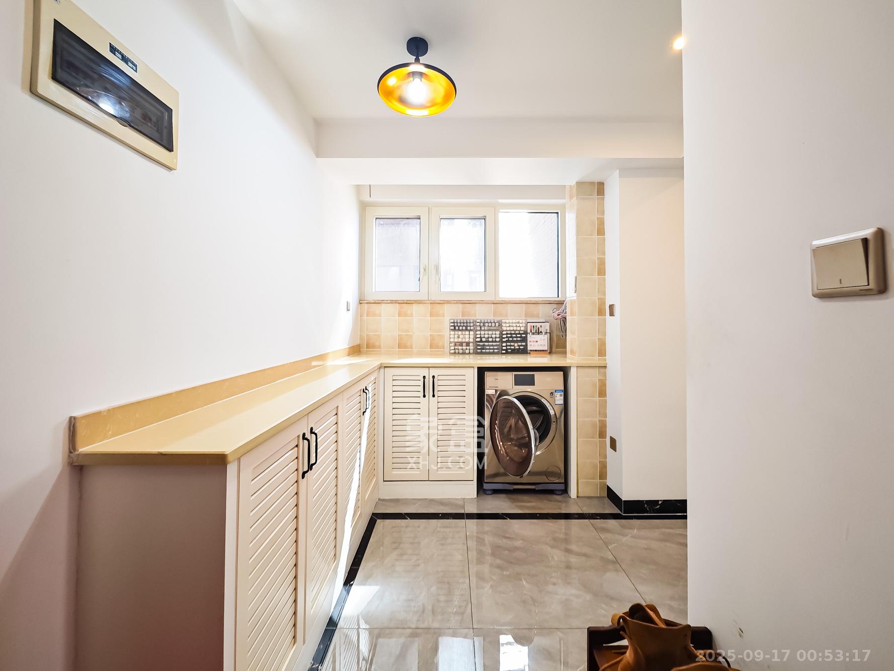 双湾国际(湘江御景花园) 3室2厅2卫 128.0万 双湾国际(湘江御景花园) 3室2厅2卫 128.0万其他