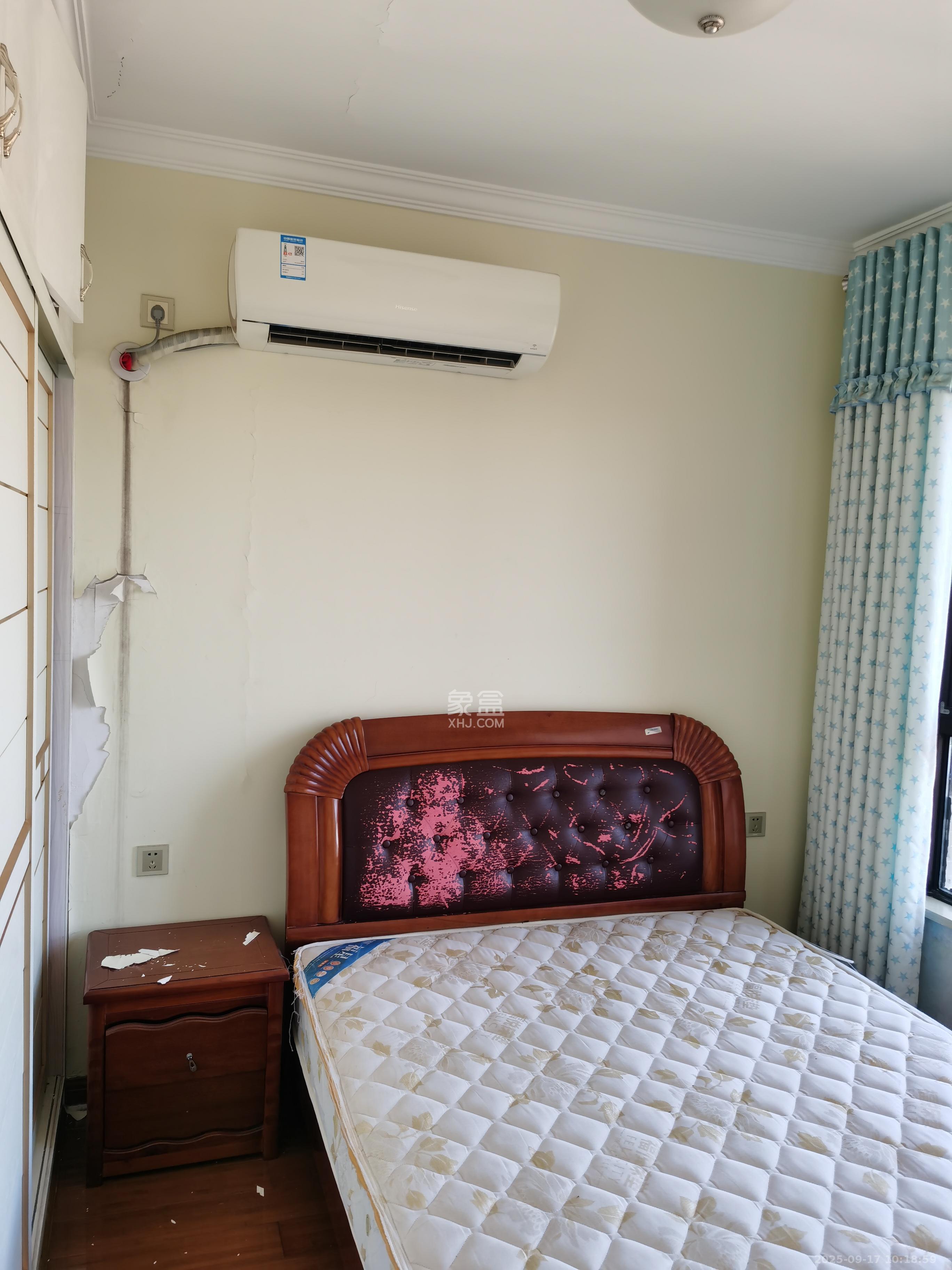 华润凤凰城三期  3室2厅2卫    2500.0元/月室内图