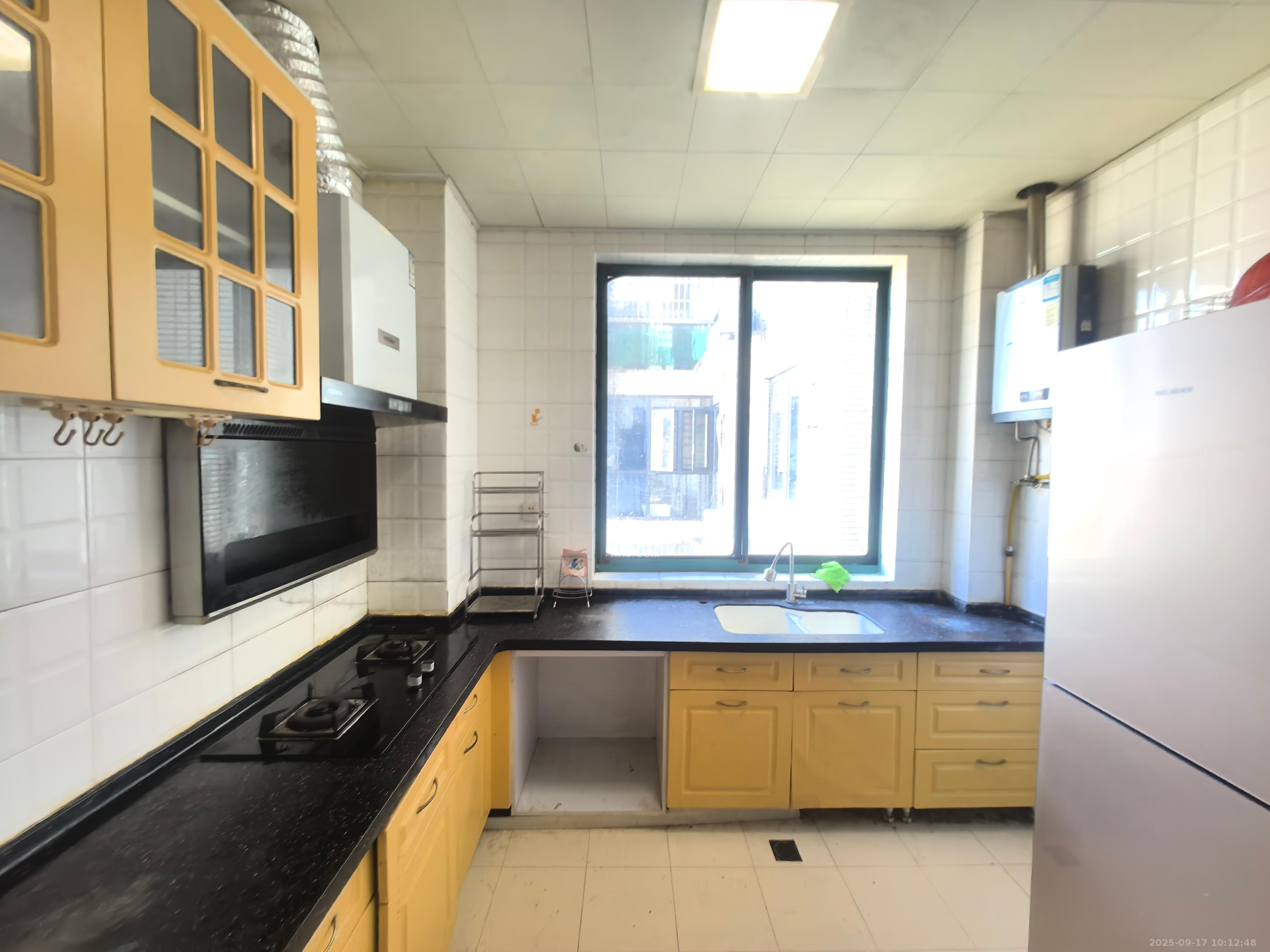 曙光大邸  1室2厅2卫    3000.0元/月室内图