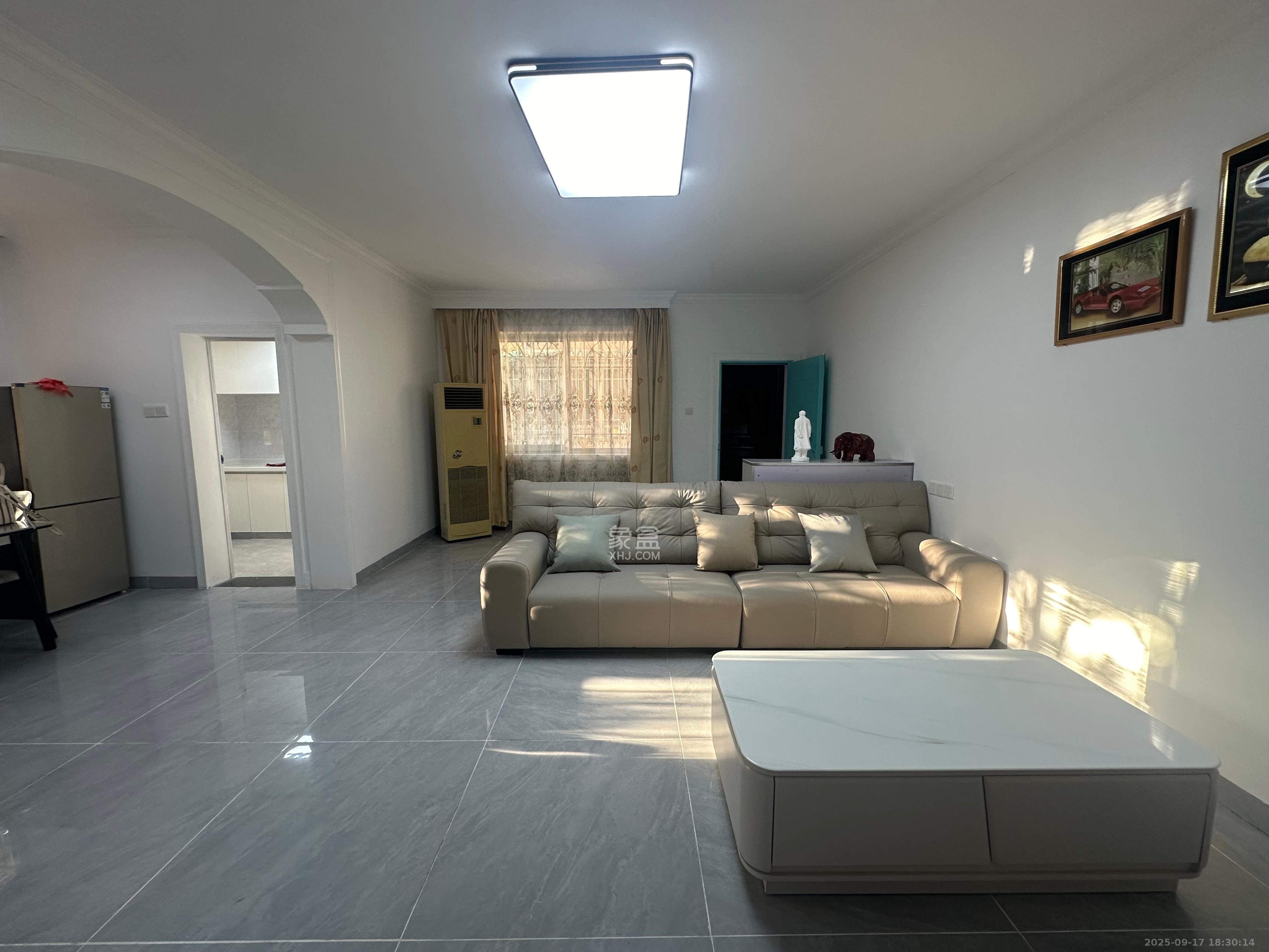 南园小区  2室2厅1卫    1800.0元/月室内图