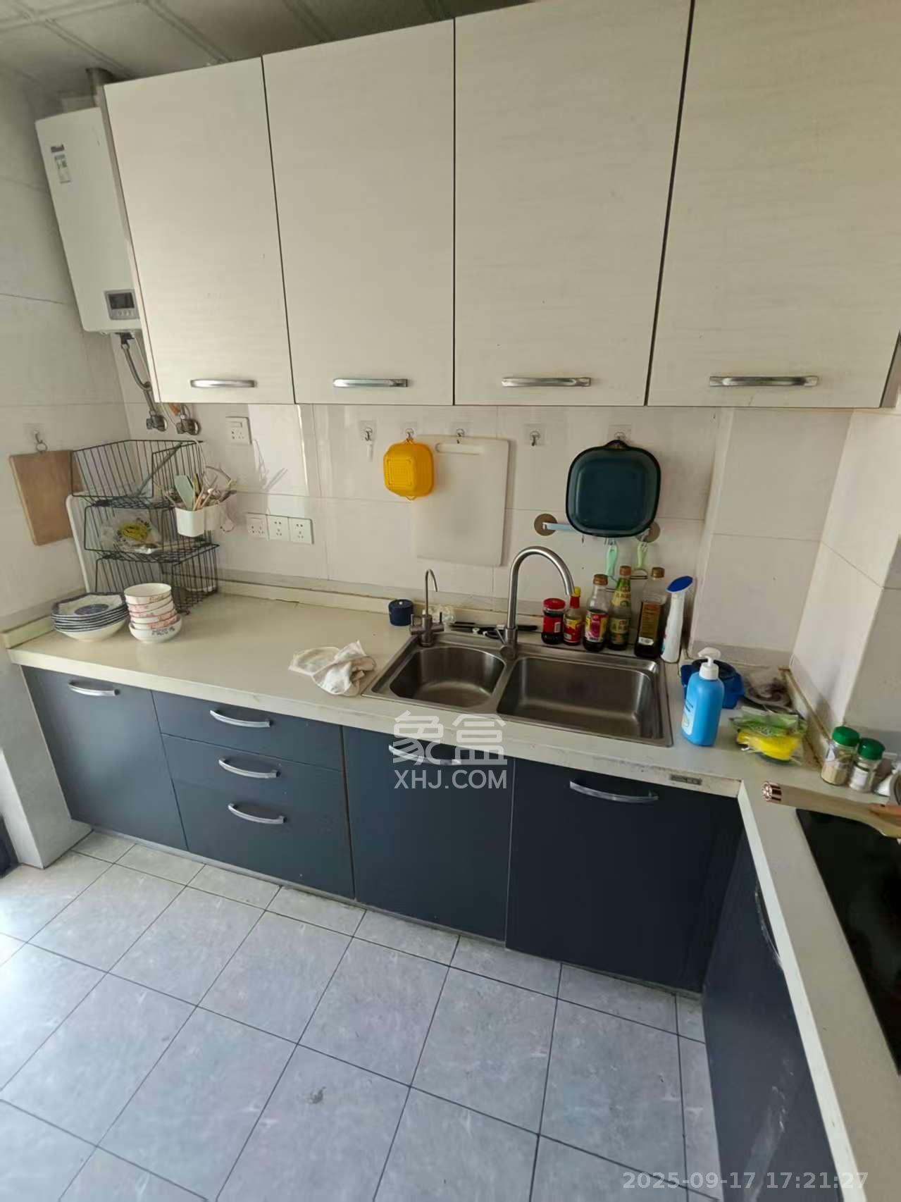 好莱城(弘德西街) 3室2厅1卫 2300.0元/月 好莱城(弘德西街) 3室2厅1卫 2300.0元/月室内图