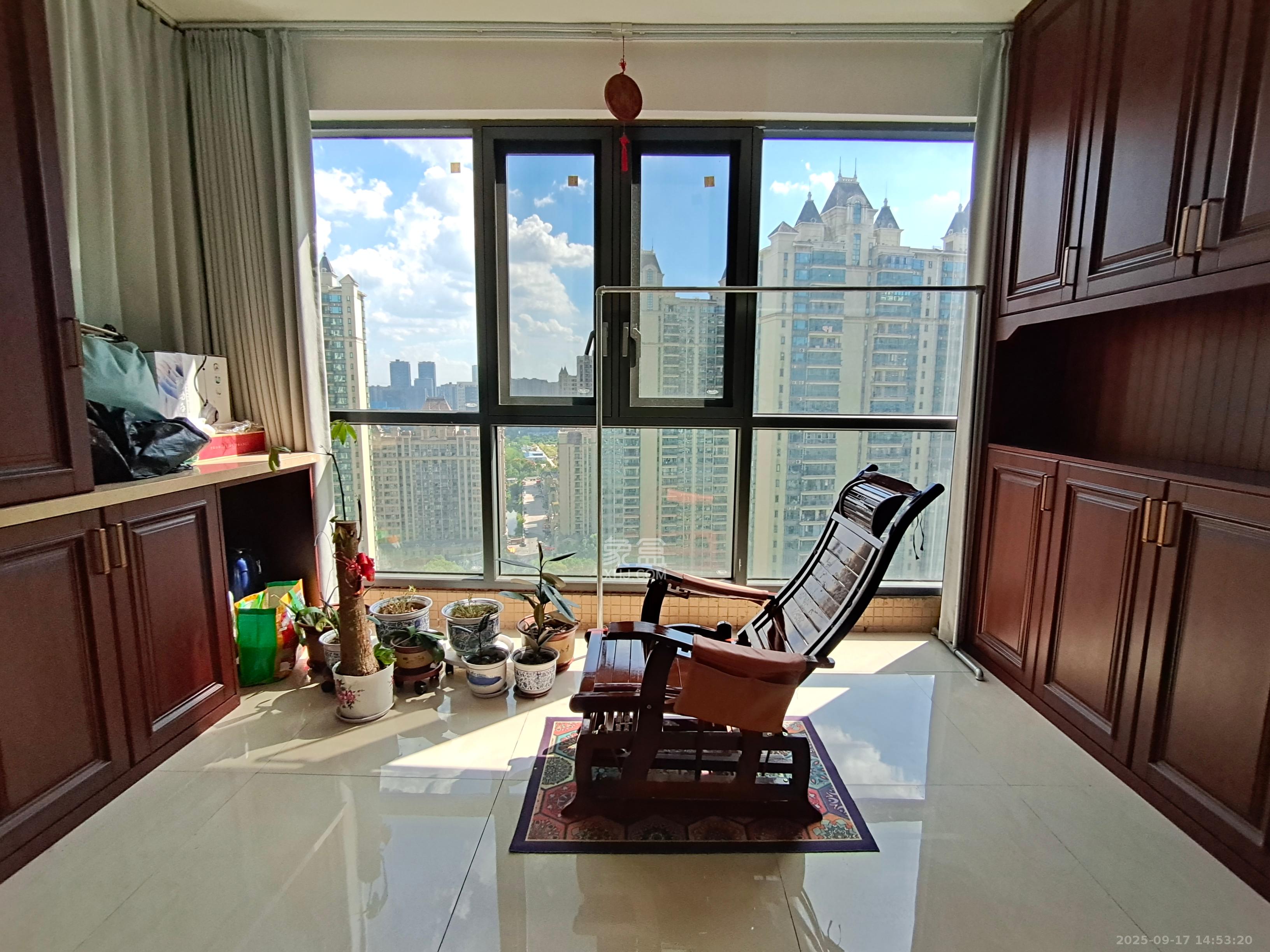 恒大绿洲  3室2厅2卫    3600.0元/月室内图