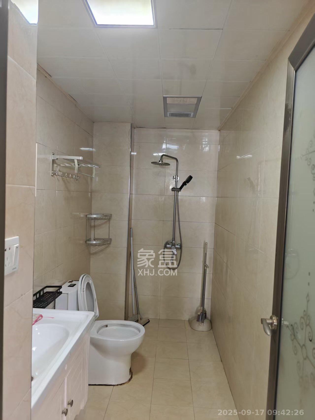 北辰三角洲E3区  1室1厅1卫    2200.0元/月室内图