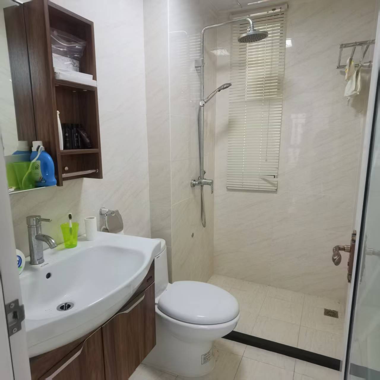 华府蓝湾 2室1厅1卫 100.0万 华府蓝湾 2室1厅1卫 100.0万室内图