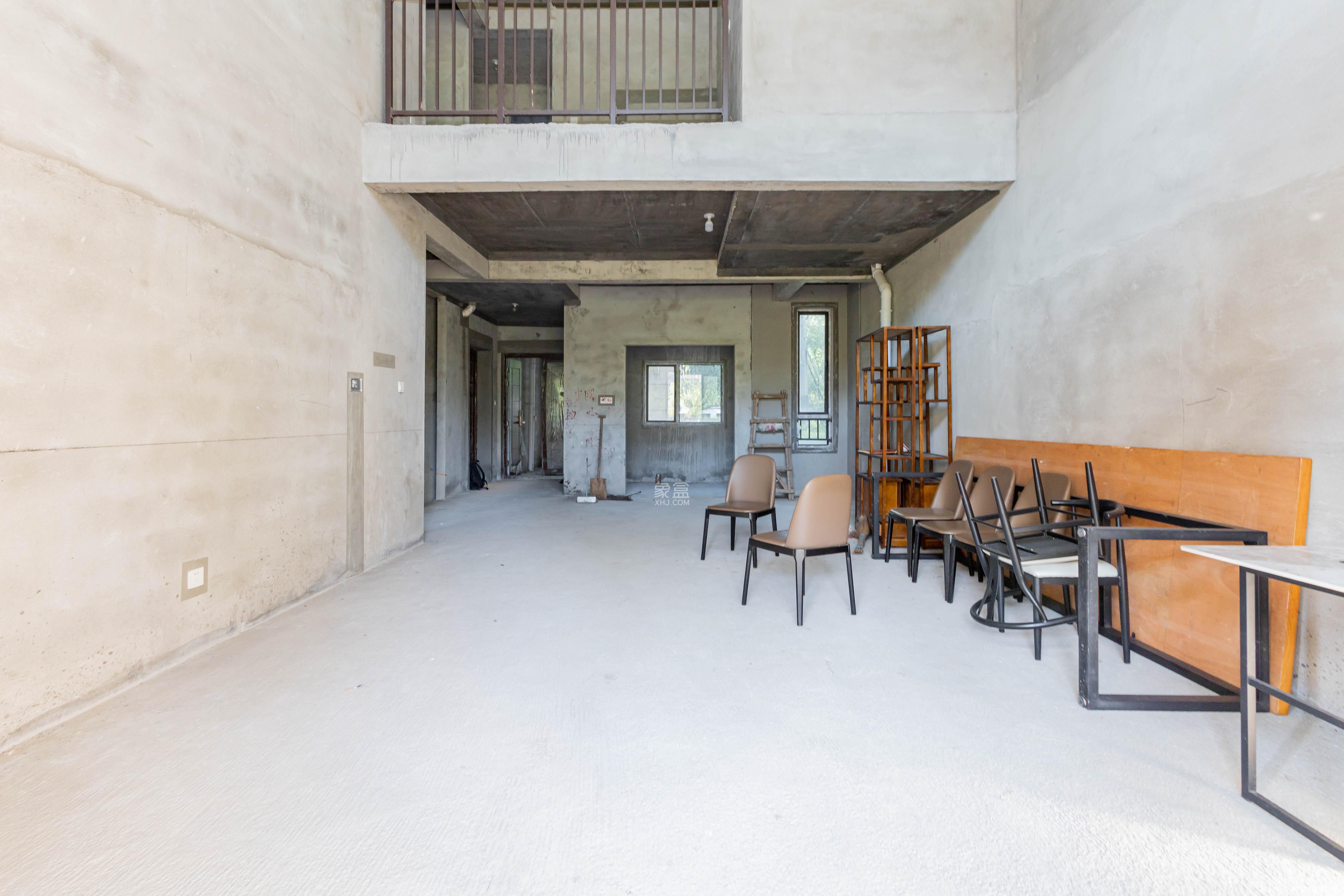 中交中央公园D3区  5室2厅3卫    330.0万客厅