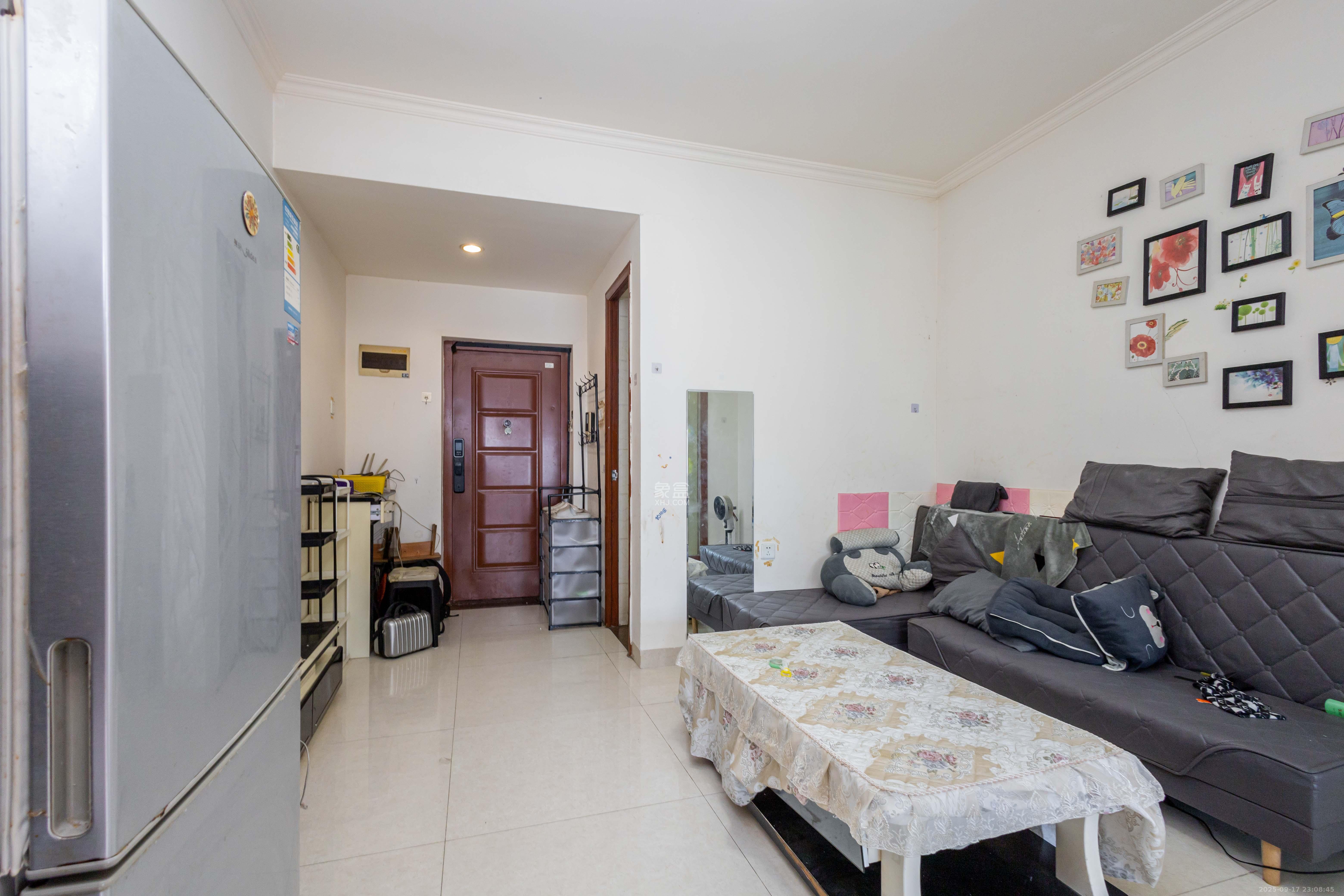 方略90公馆 1室1厅1卫 20.0万 方略90公馆 1室1厅1卫 20.0万客厅