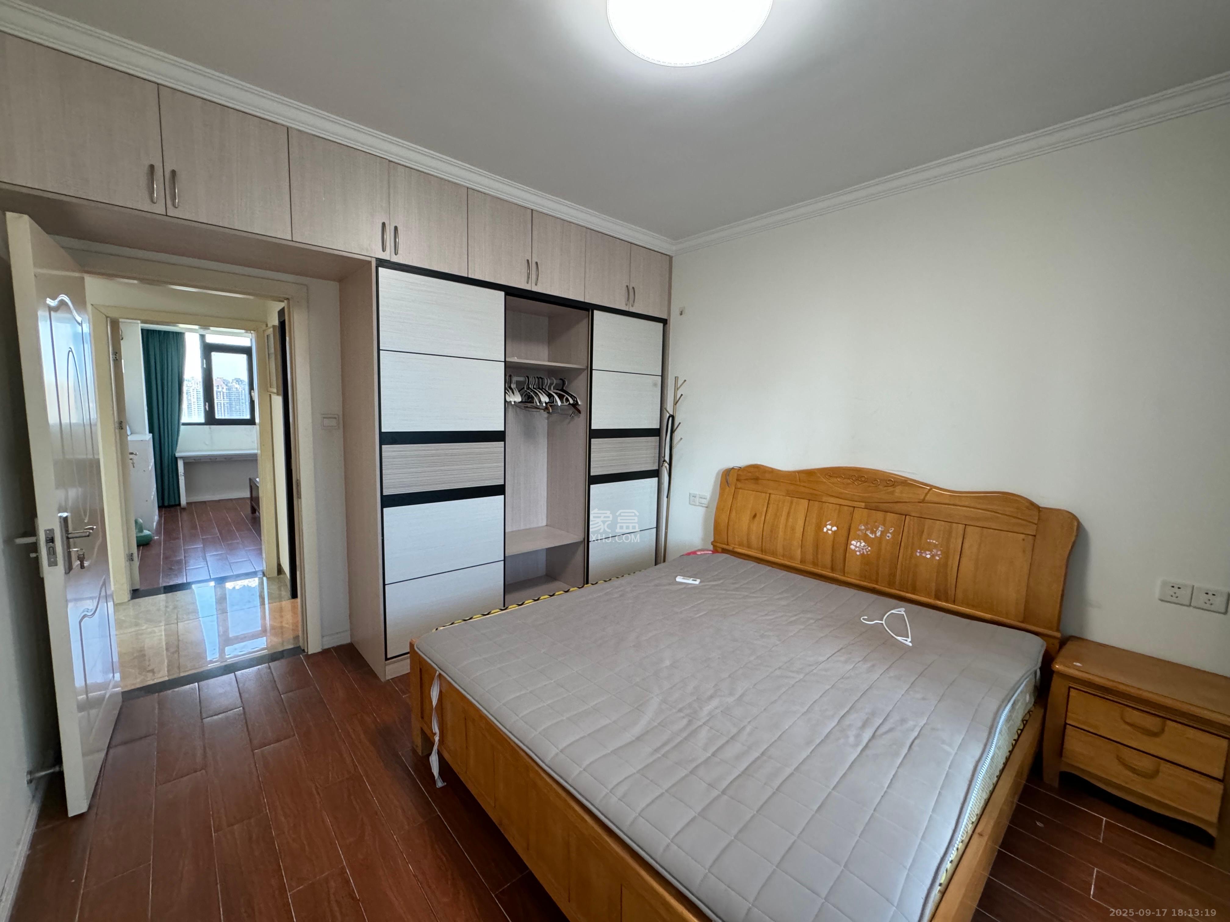 金轮星光名座 3室2厅1卫 2500.0元/月 金轮星光名座 3室2厅1卫 2500.0元/月室内图